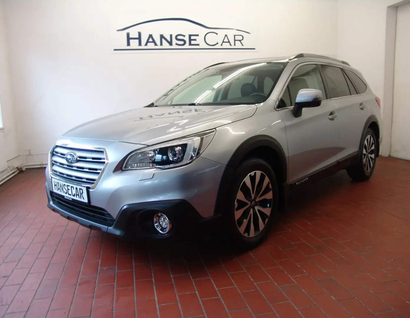Subaru OUTBACK Outback/Leder/R.Kamera/Schiebedach/AHK Stříbrná - 1