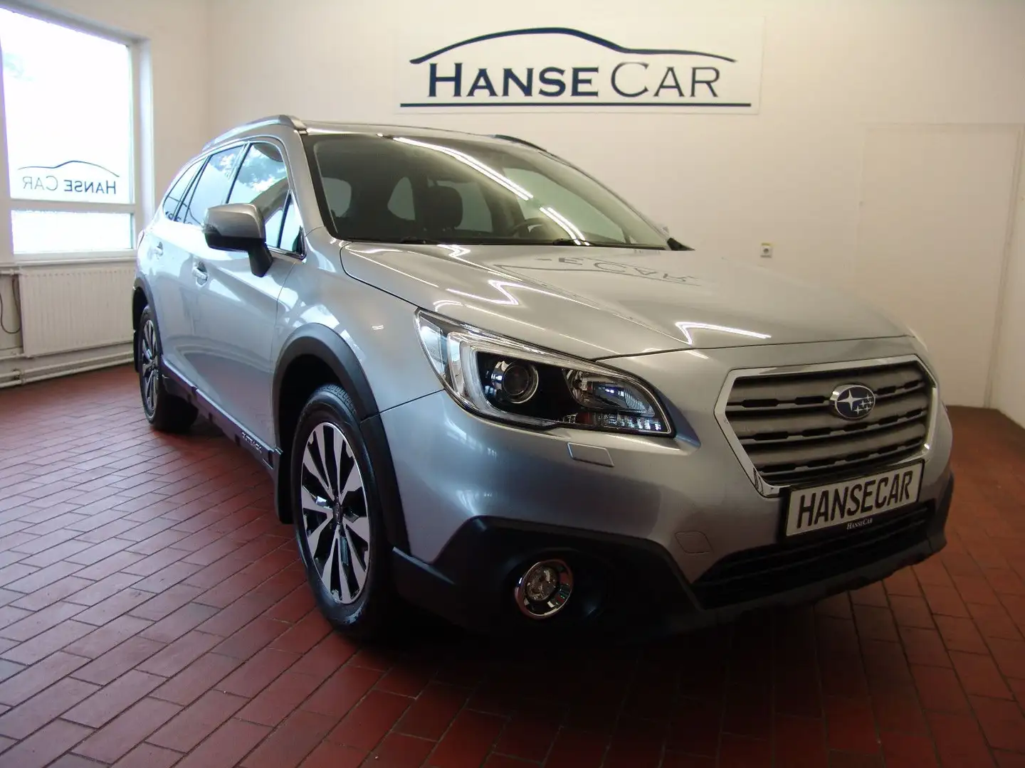 Subaru OUTBACK Outback/Leder/R.Kamera/Schiebedach/AHK Stříbrná - 2