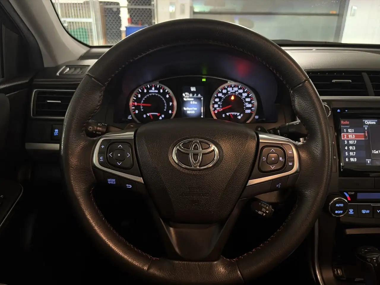 Toyota Camry снимка Toyota Camry