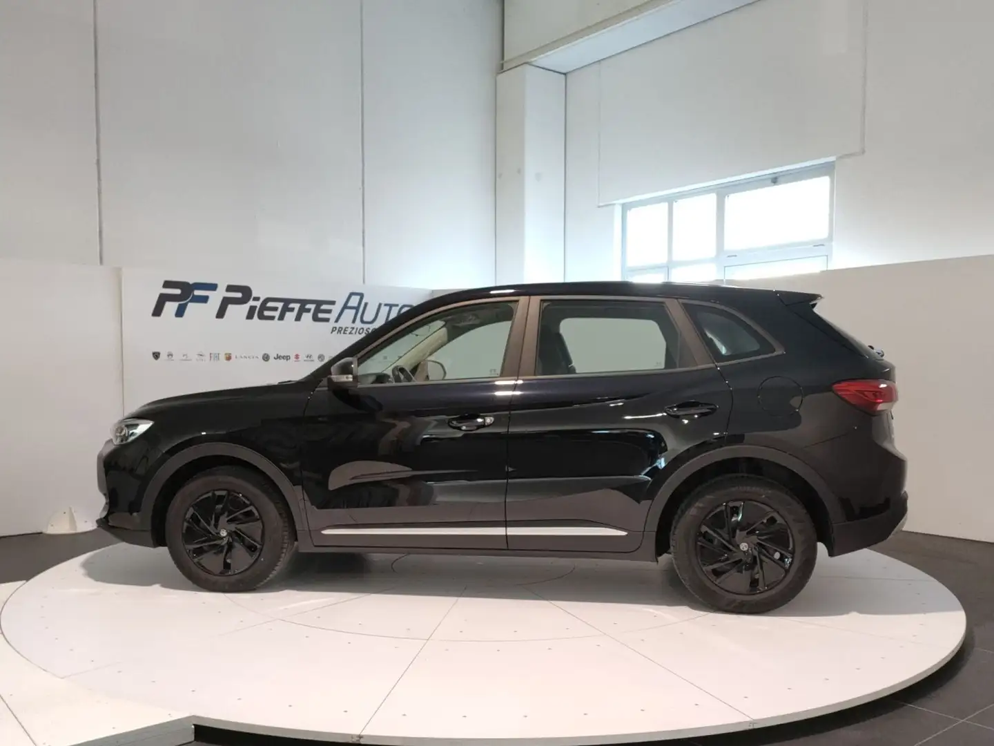 MG ZS NEW ZS ICE 1.5 MT STANDARD - PEBBLE BLACK Schwarz - 2