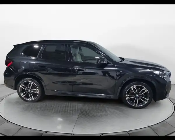 BMW X1 view 5