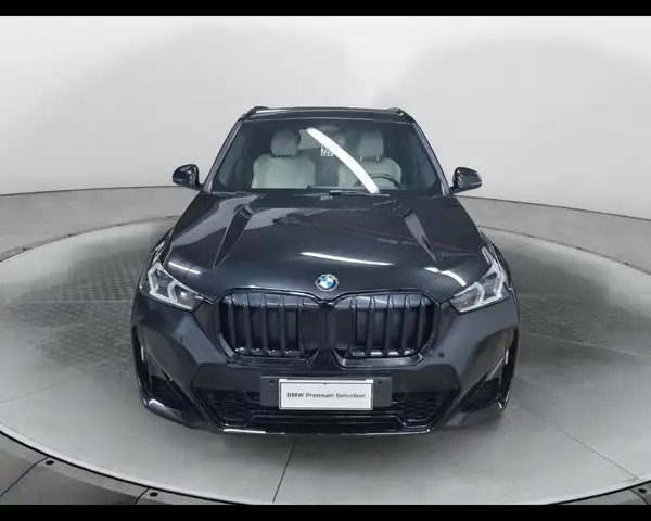 BMW X1 view 3