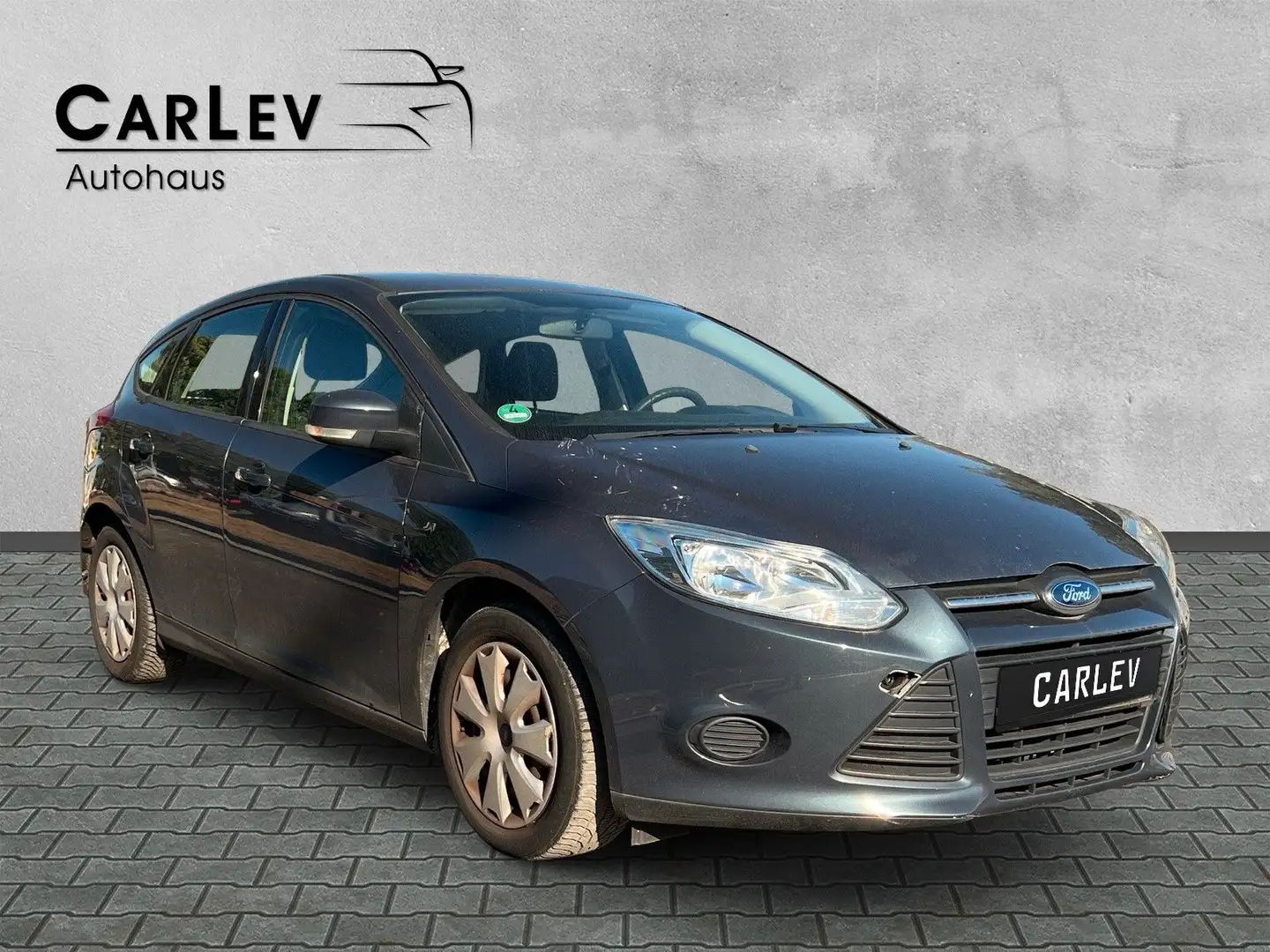 Ford Focus Zahnriemen neu TÜV neu - 1