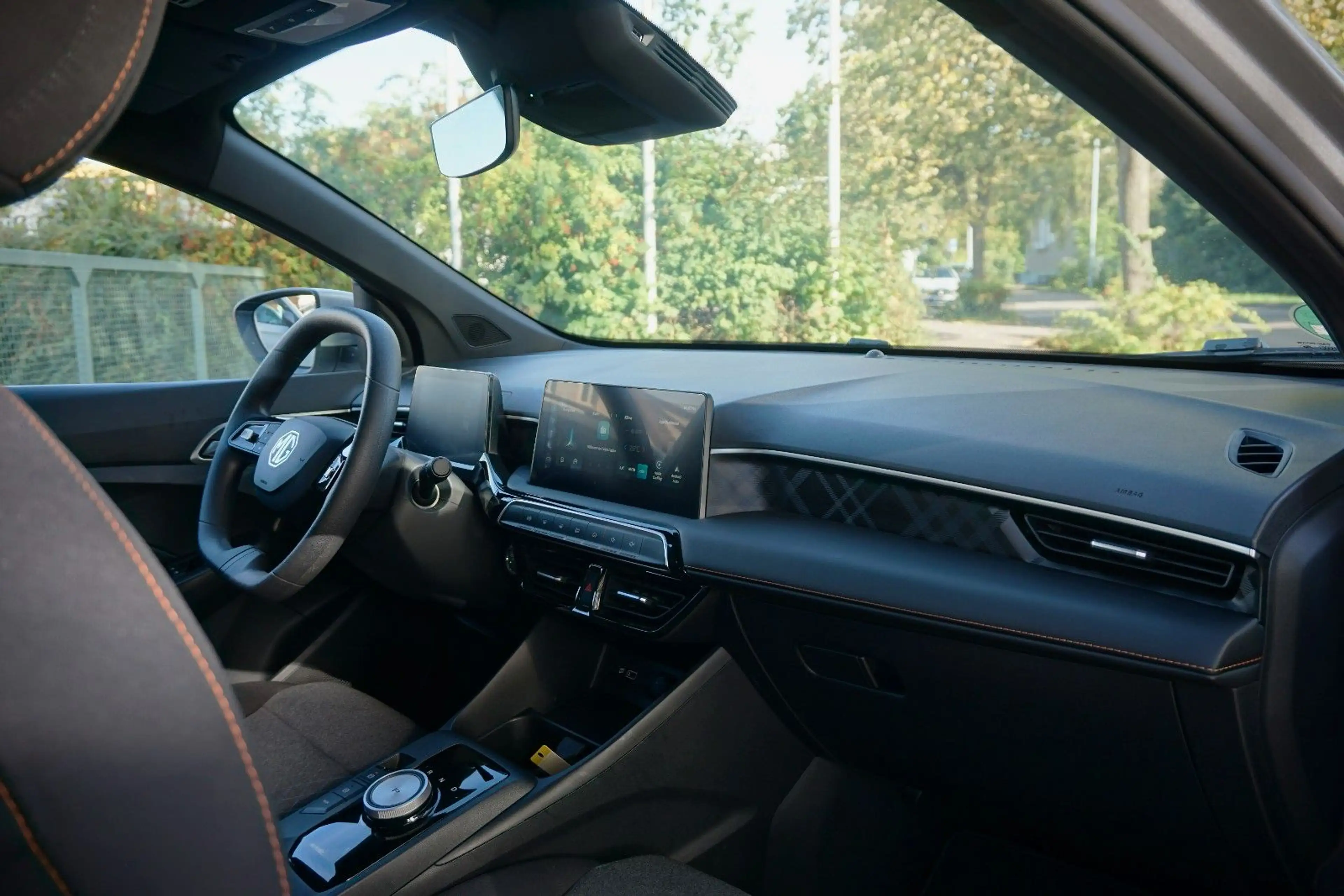 MG MG3 1.5 Hybrid+ 143 kW Comfort / 1.HD / Kam. / — photo 13