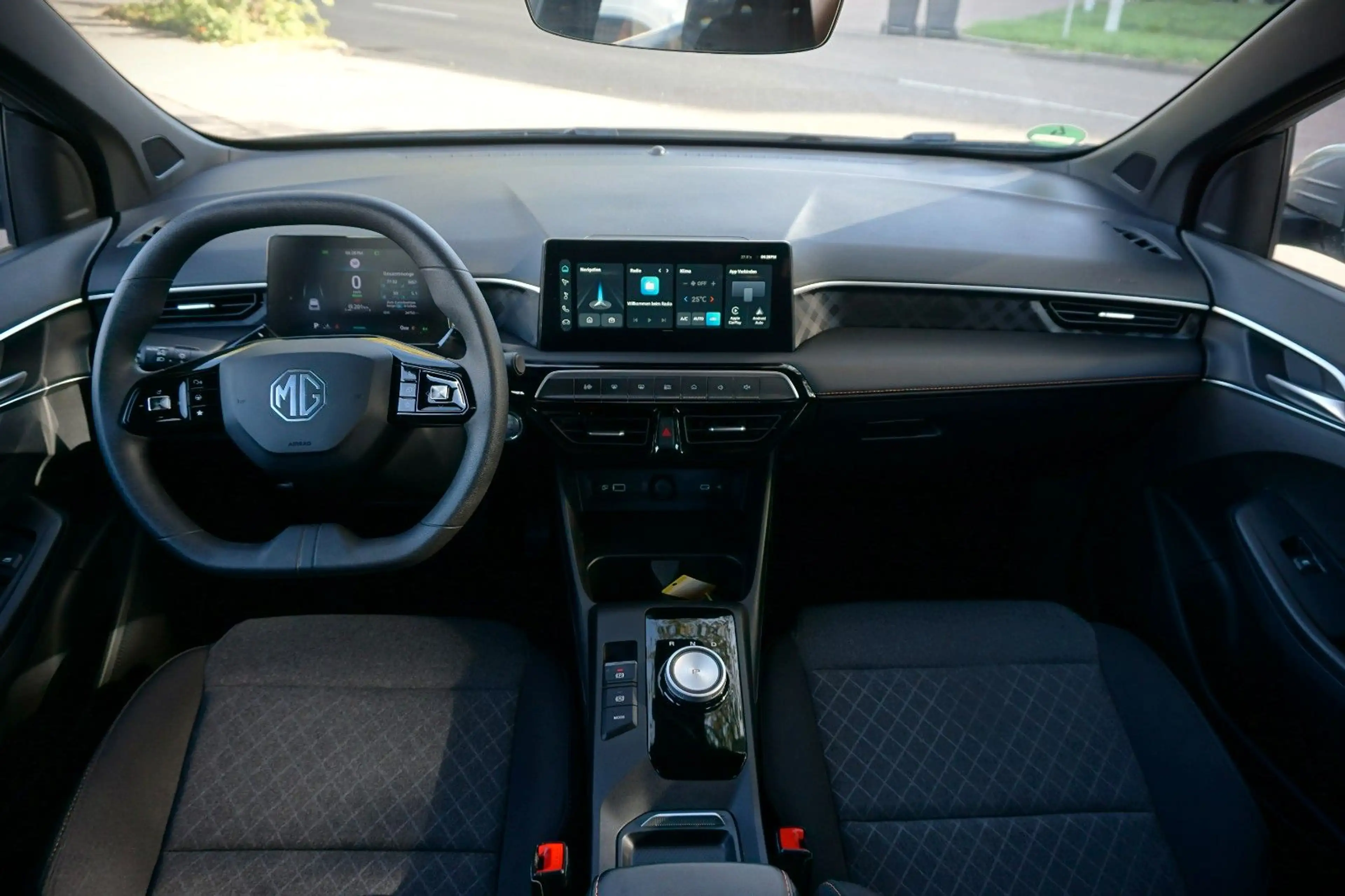MG MG3 1.5 Hybrid+ 143 kW Comfort / 1.HD / Kam. / — photo 15