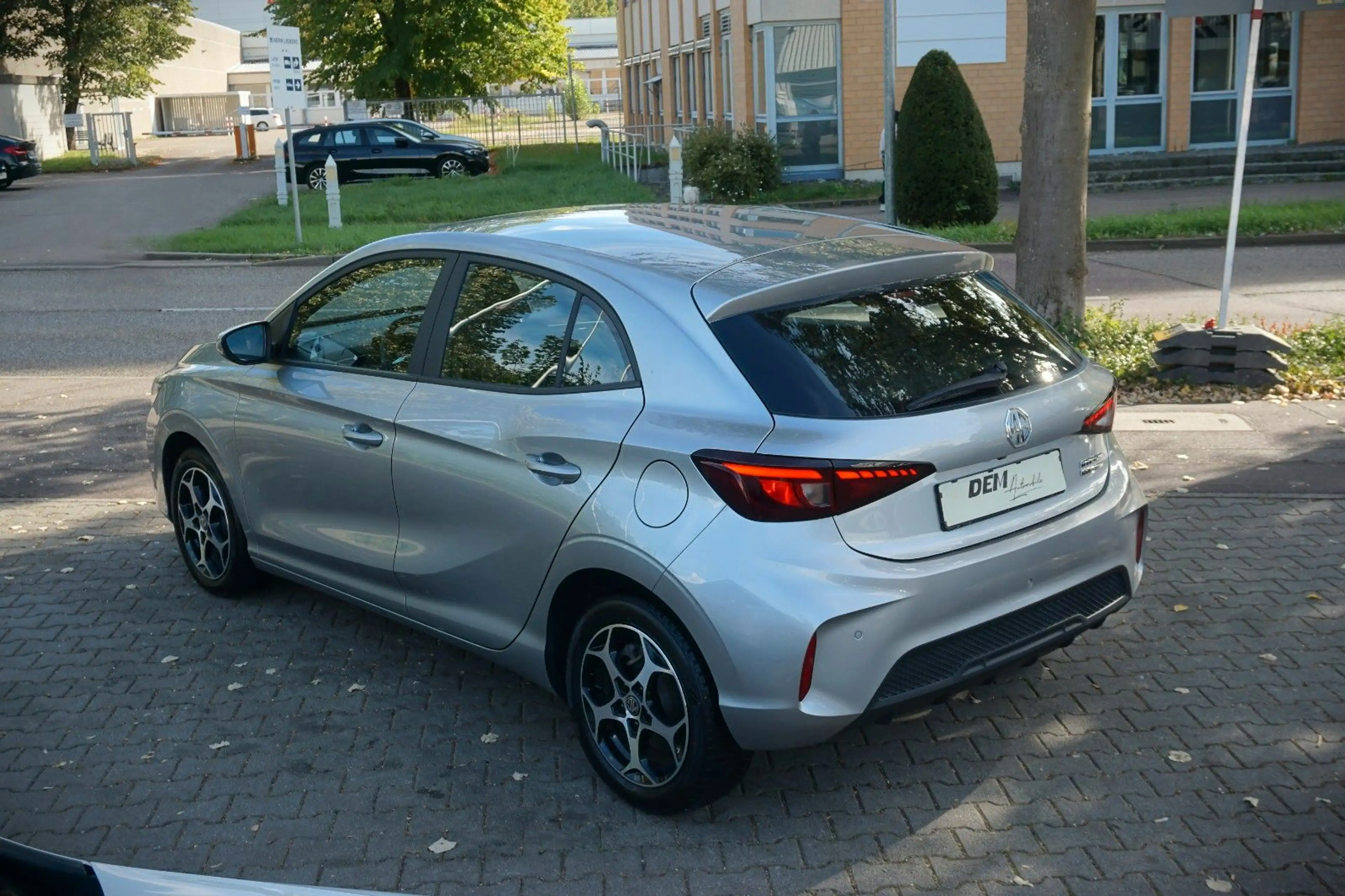 MG MG3 1.5 Hybrid+ 143 kW Comfort / 1.HD / Kam. / — photo 2