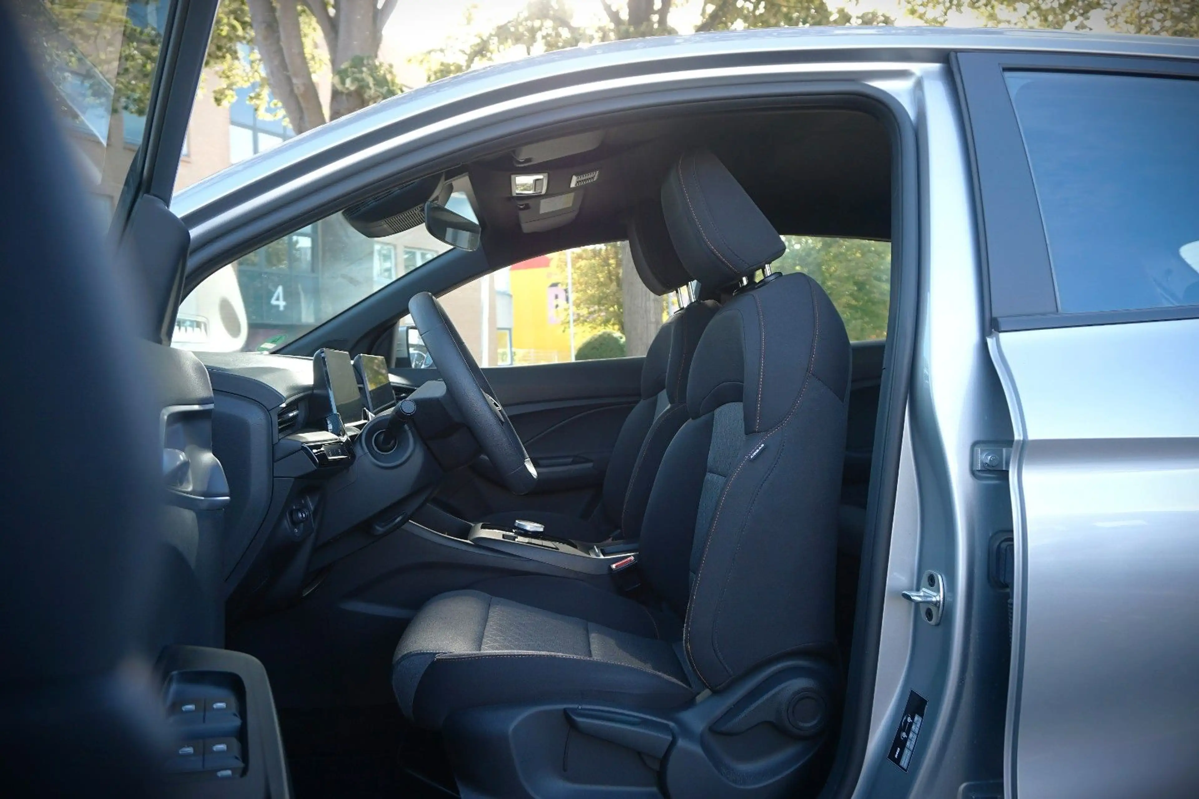 MG MG3 1.5 Hybrid+ 143 kW Comfort / 1.HD / Kam. / — photo 8