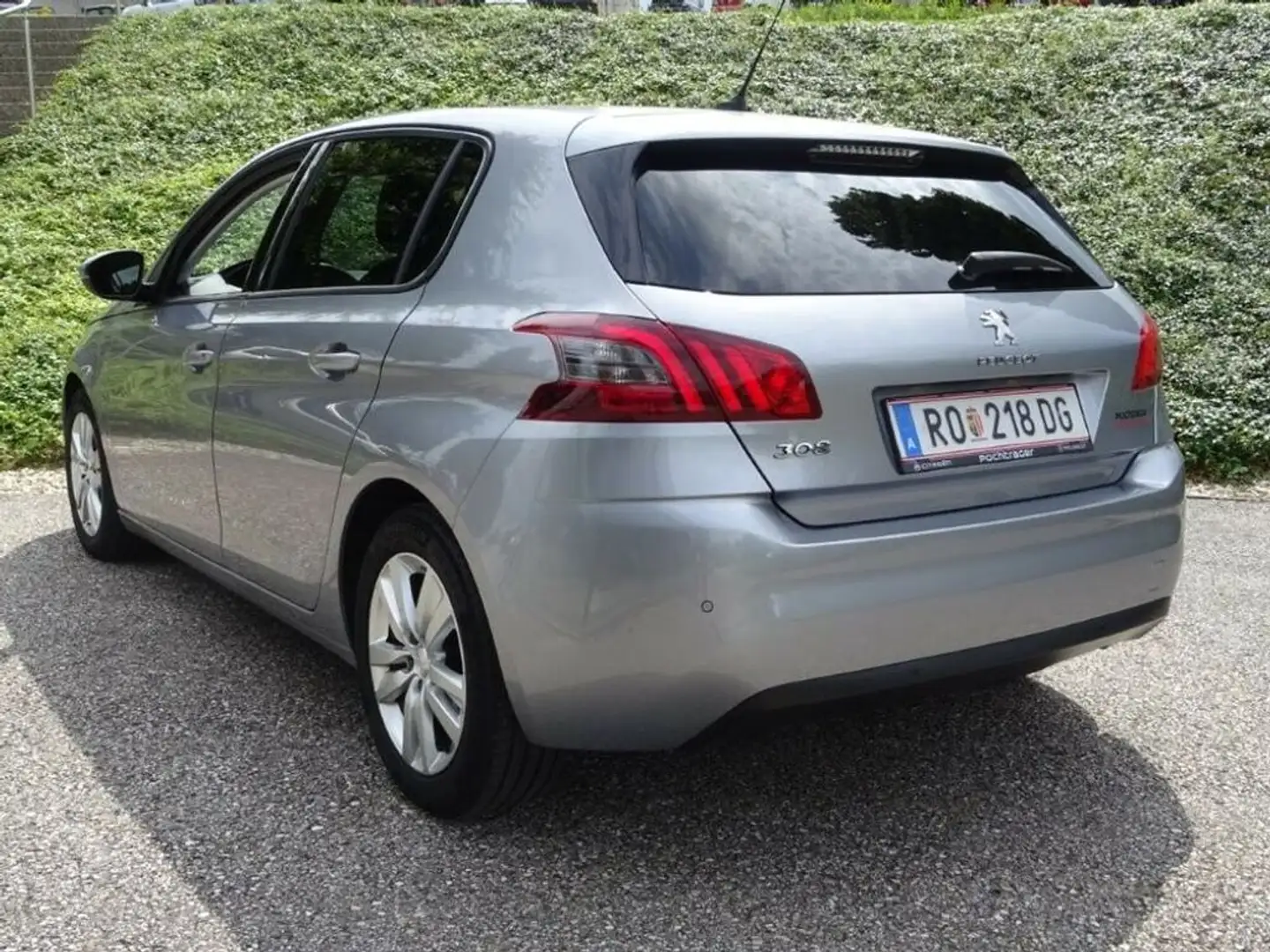 Peugeot 308 Active Grau - 2