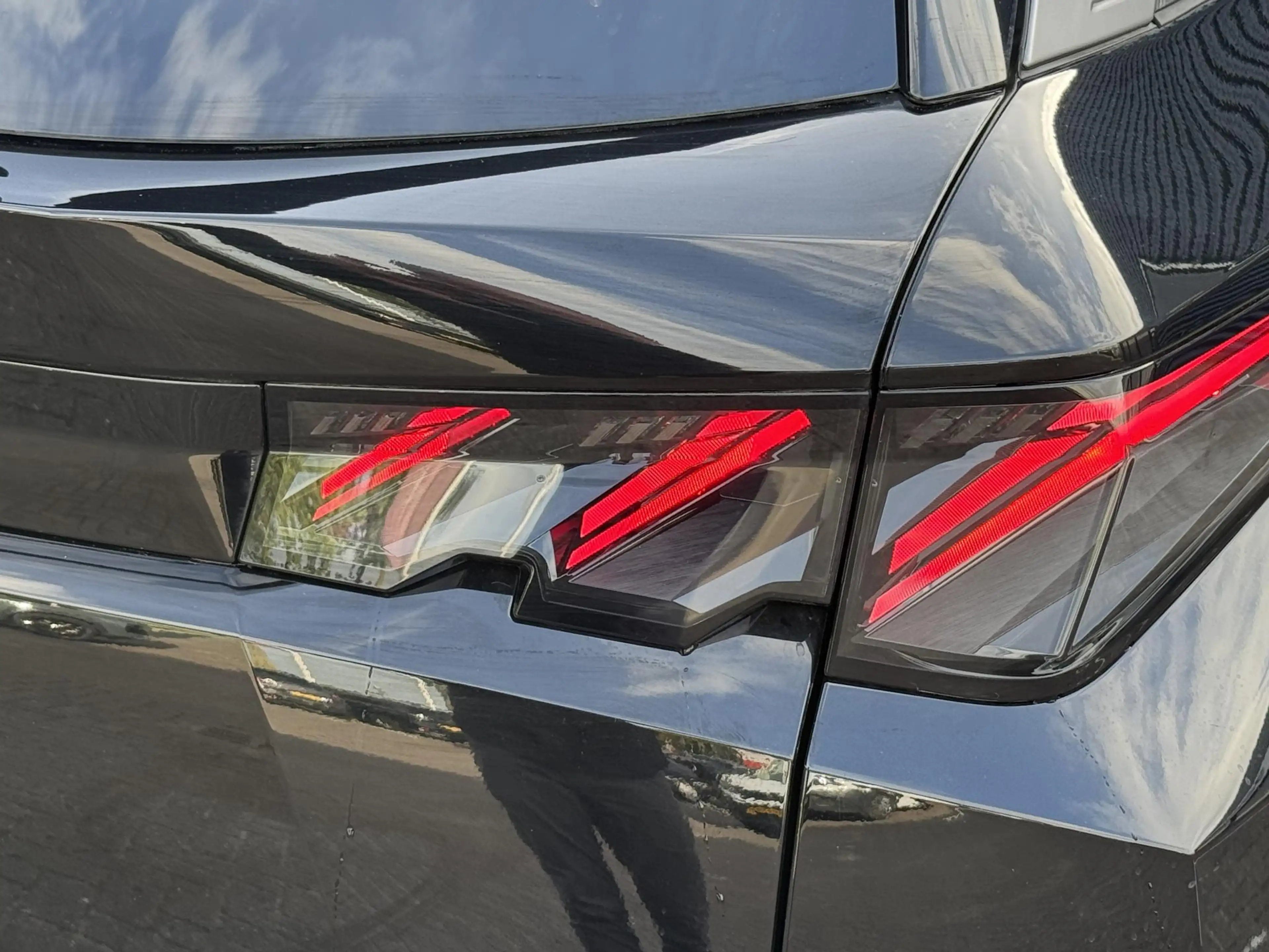 Peugeot 5008 1.6 Plug-in Hybrid 225 PK GT Exclusive 7 Persoons — photo 8