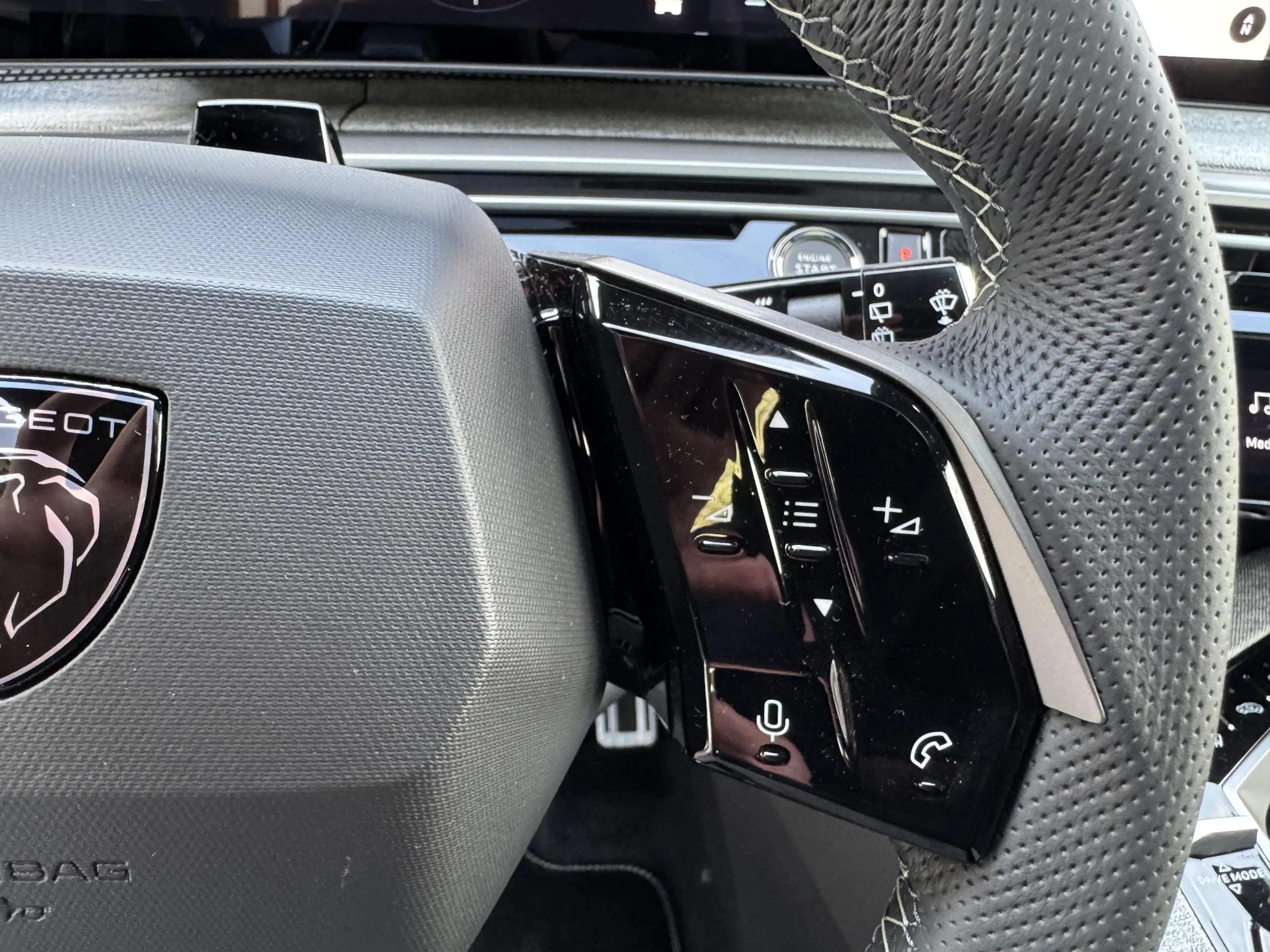 Peugeot 5008 1.6 Plug-in Hybrid 225 PK GT Exclusive 7 Persoons — photo 14