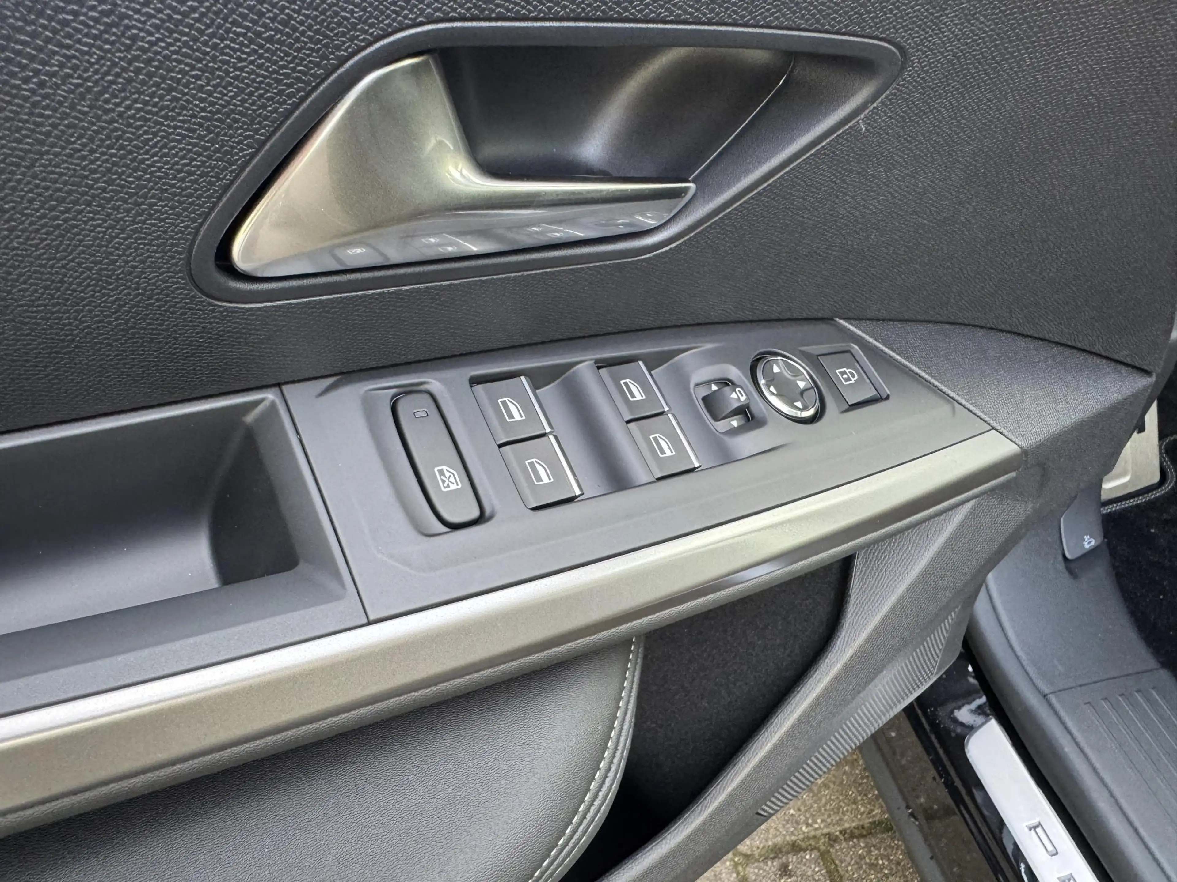 Peugeot 5008 1.6 Plug-in Hybrid 225 PK GT Exclusive 7 Persoons — photo 12