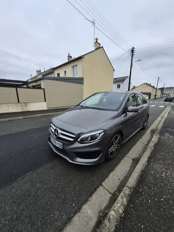 Mercedes-Benz B 200
