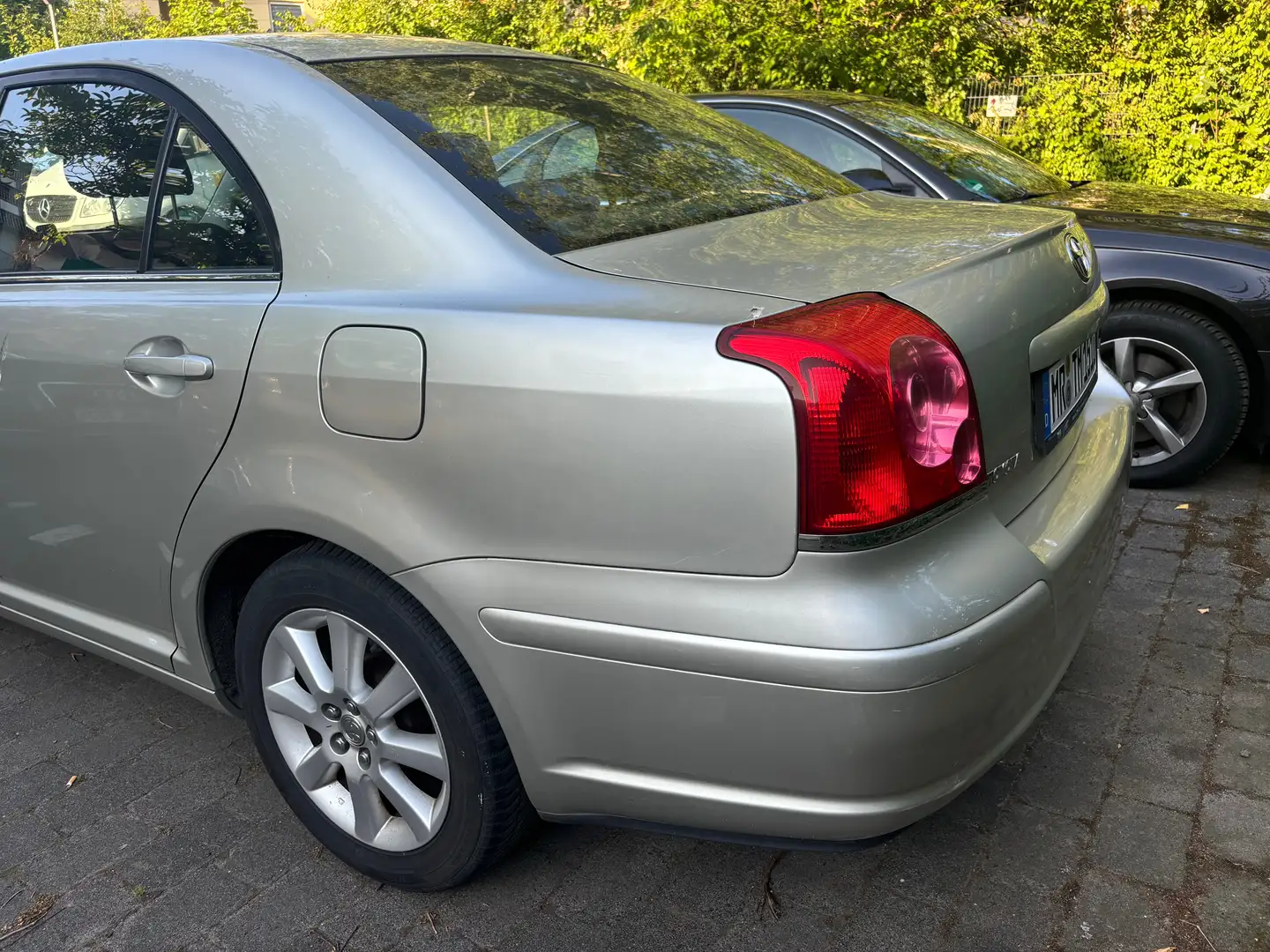 Toyota Avensis Avensis 2.0 D-4D Executive - 1