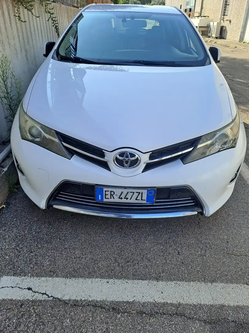 Toyota Auris 5p 2.0d lounge - 1