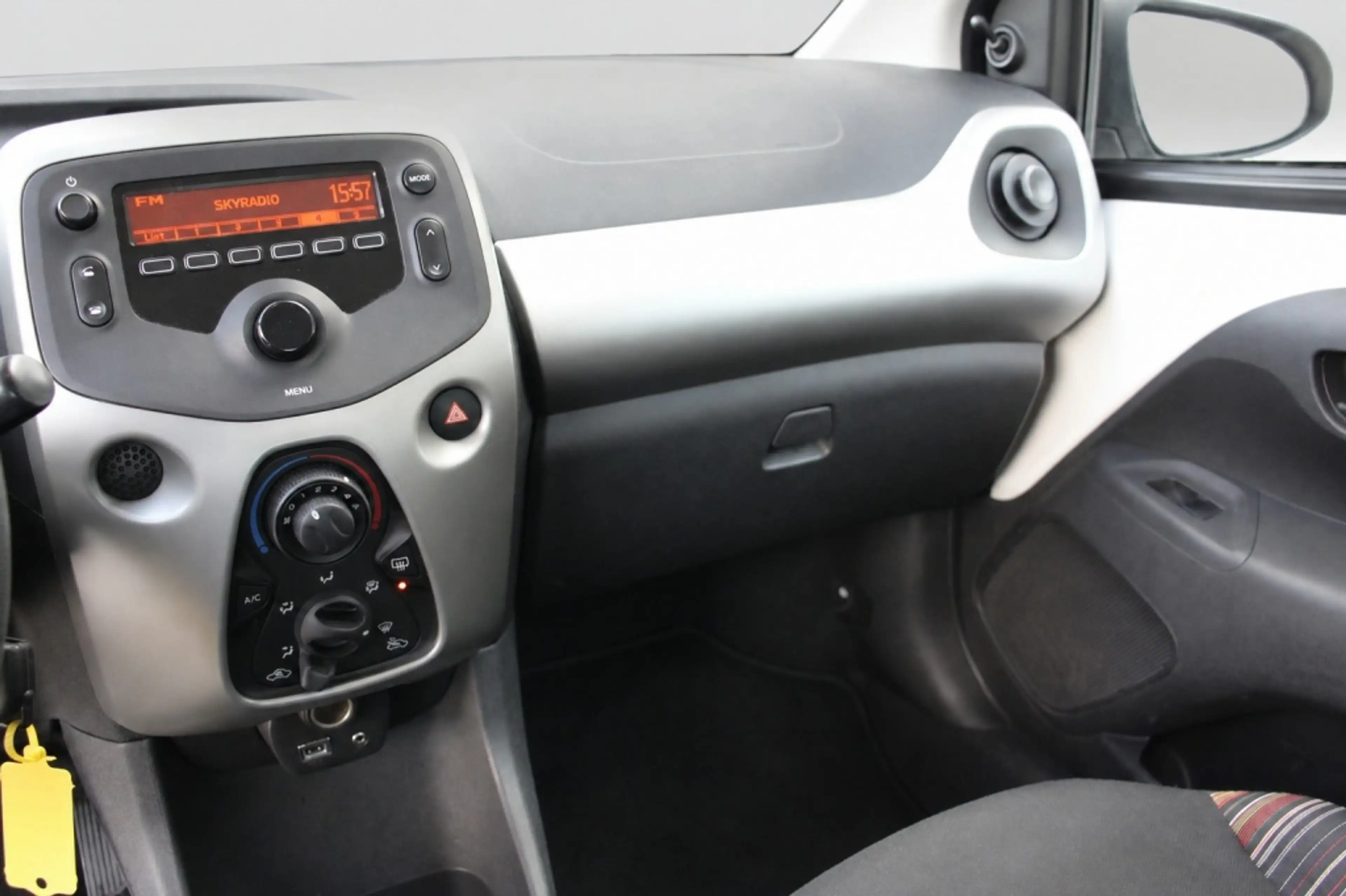 Citroen C1 1.0 e-VTi Feel — photo 15