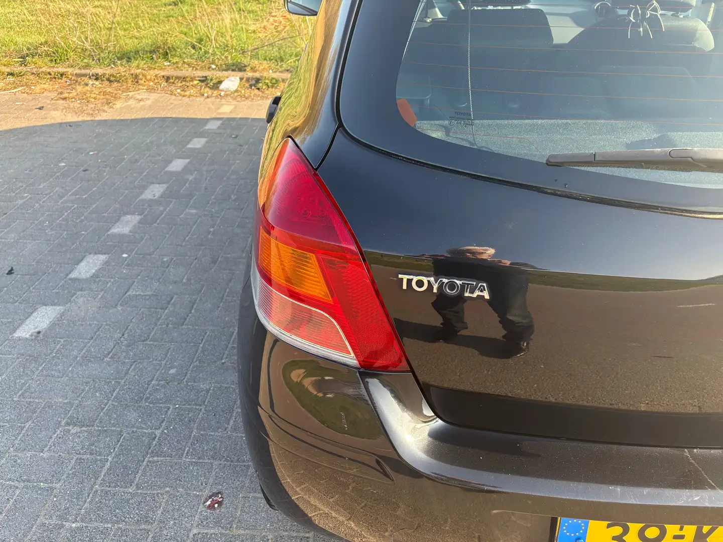 Toyota Yaris Yaris 1.3 VVTi Comfort Zwart - 1
