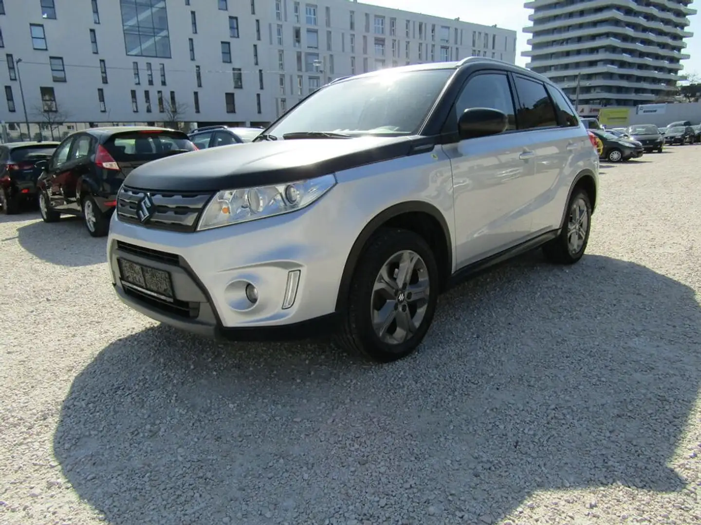 Suzuki Vitara 1.6 AllGrip Shine Gris - 1