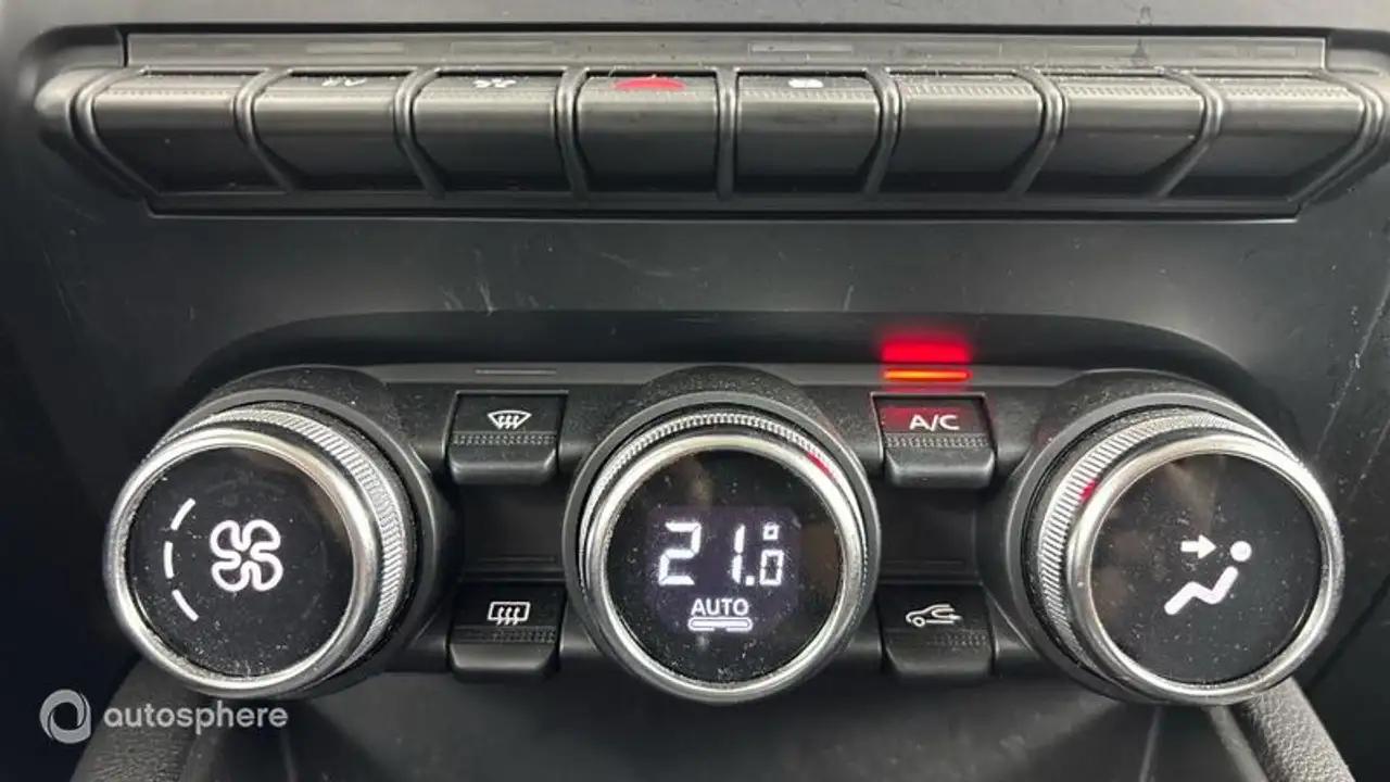 Renault Captur — photo 19