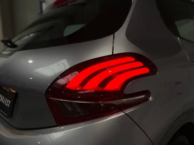 Peugeot 208 view 15