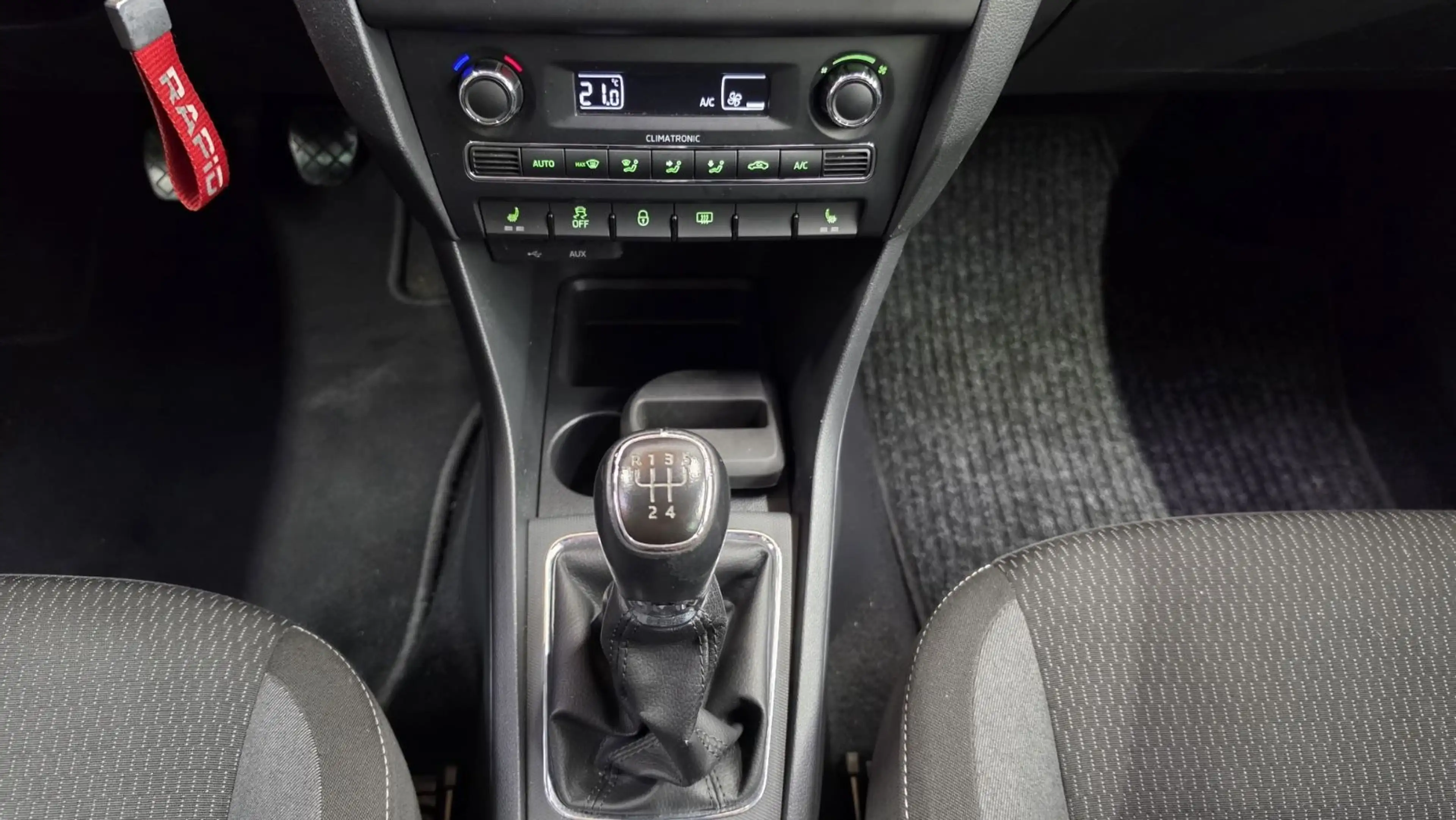 Skoda Rapid/Spaceback Spaceback 1.6 TDI Xenon 1.Hand SHZ PDC — photo 15