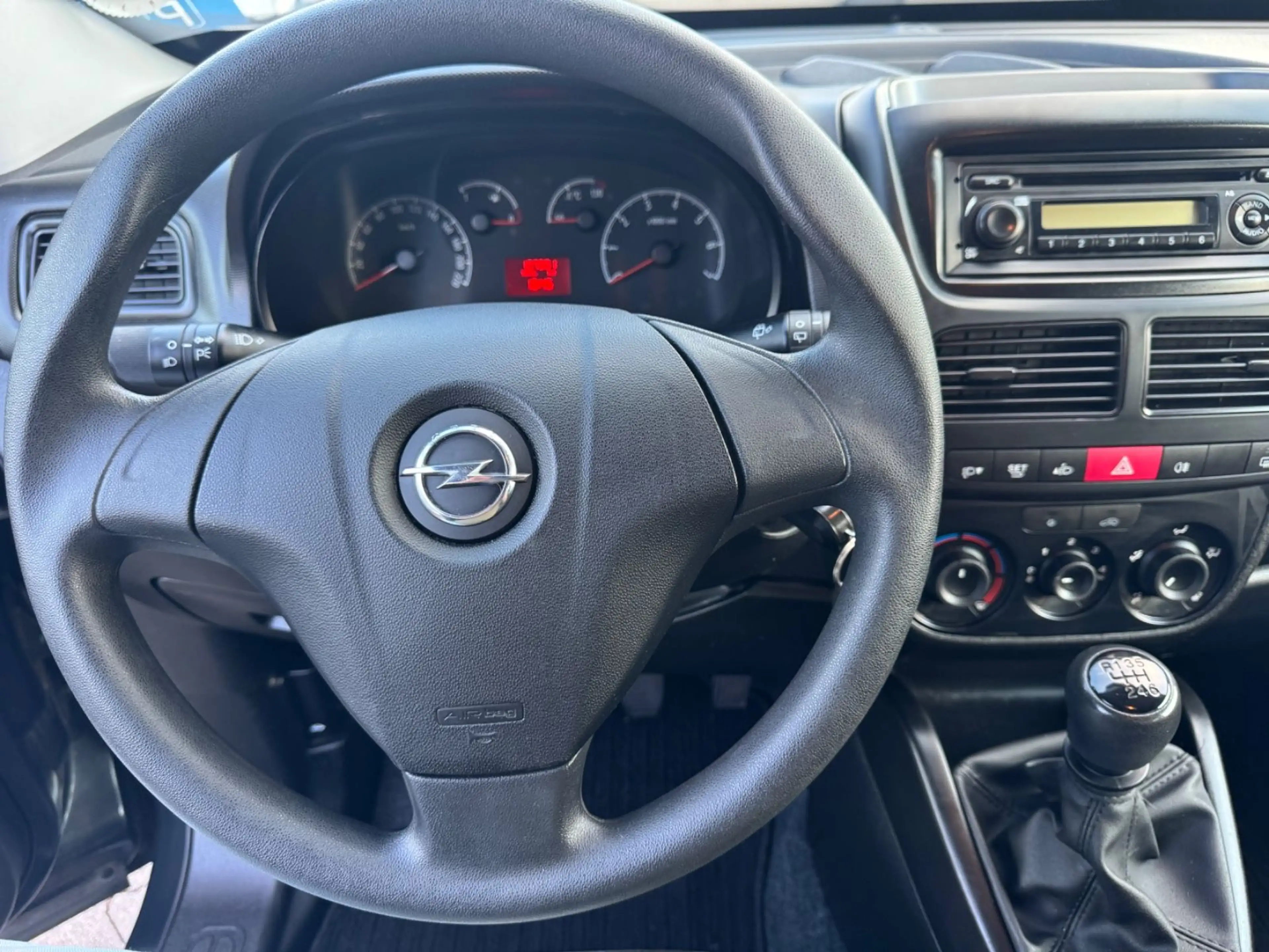 Opel Combo D Selection — photo 11