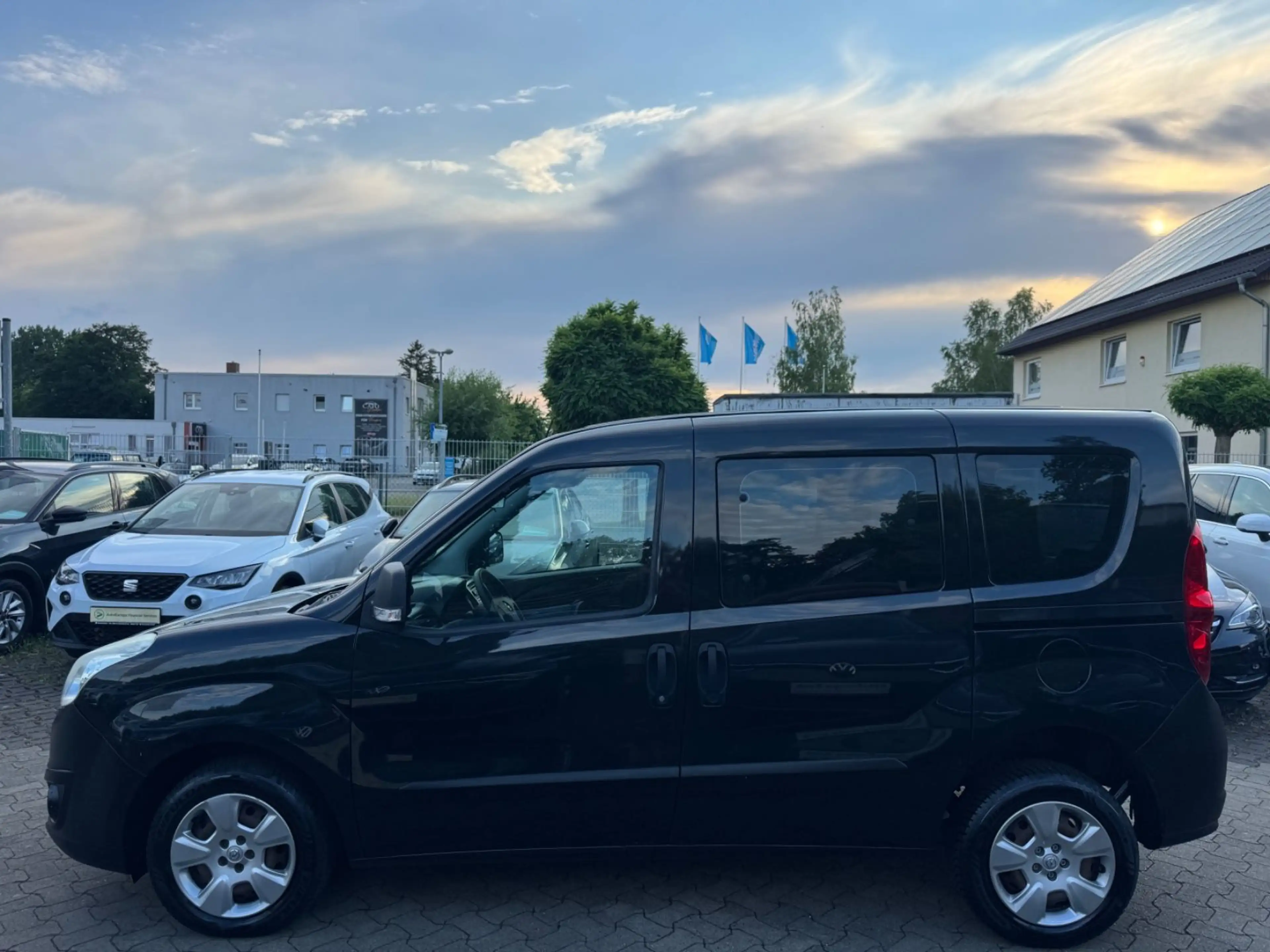 Opel Combo D Selection — photo 8