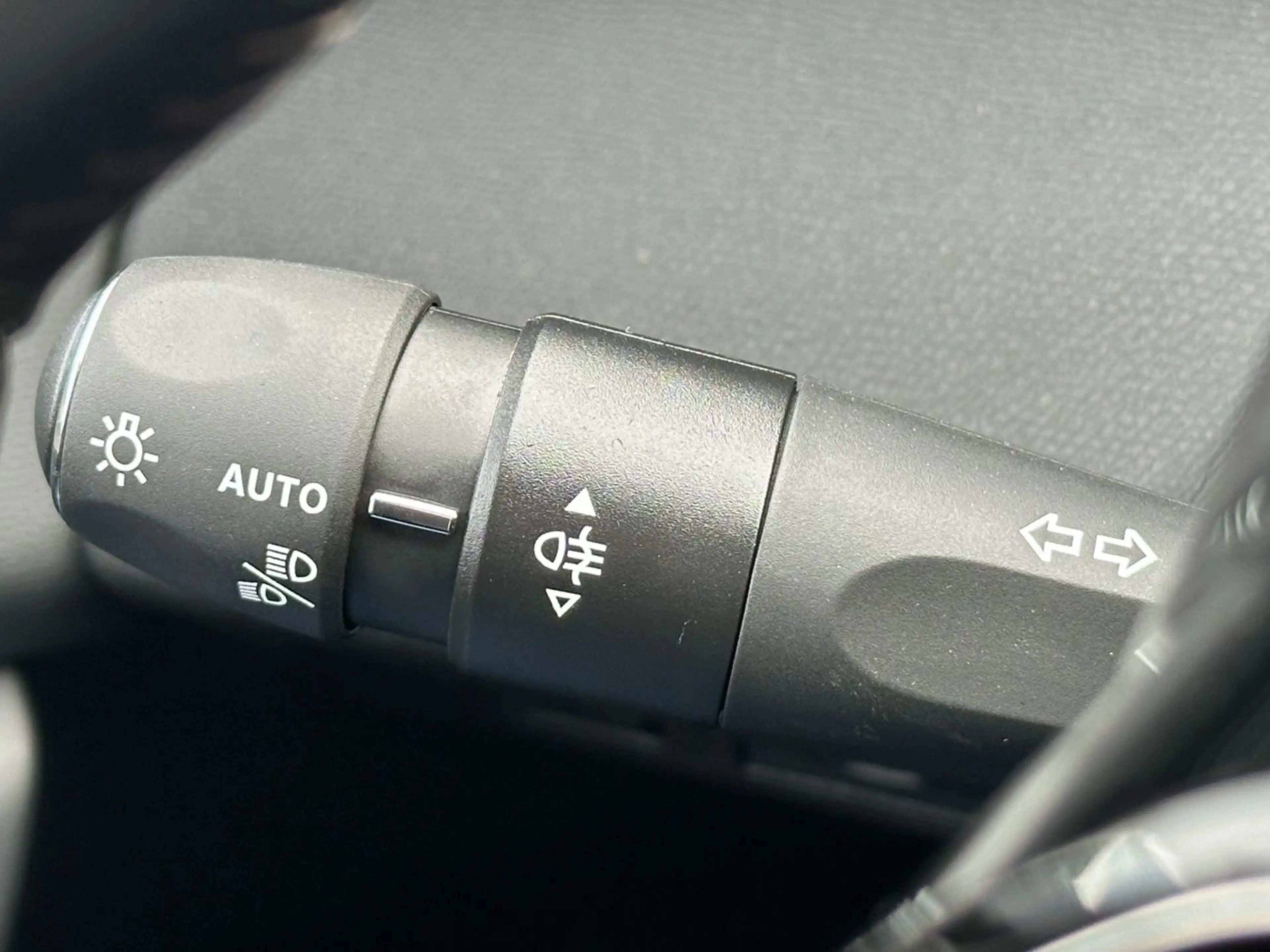 Peugeot 308 SW Allure 1.5 Diesel 131 PS Kam*LED*SHZ*LM-17 — photo 19