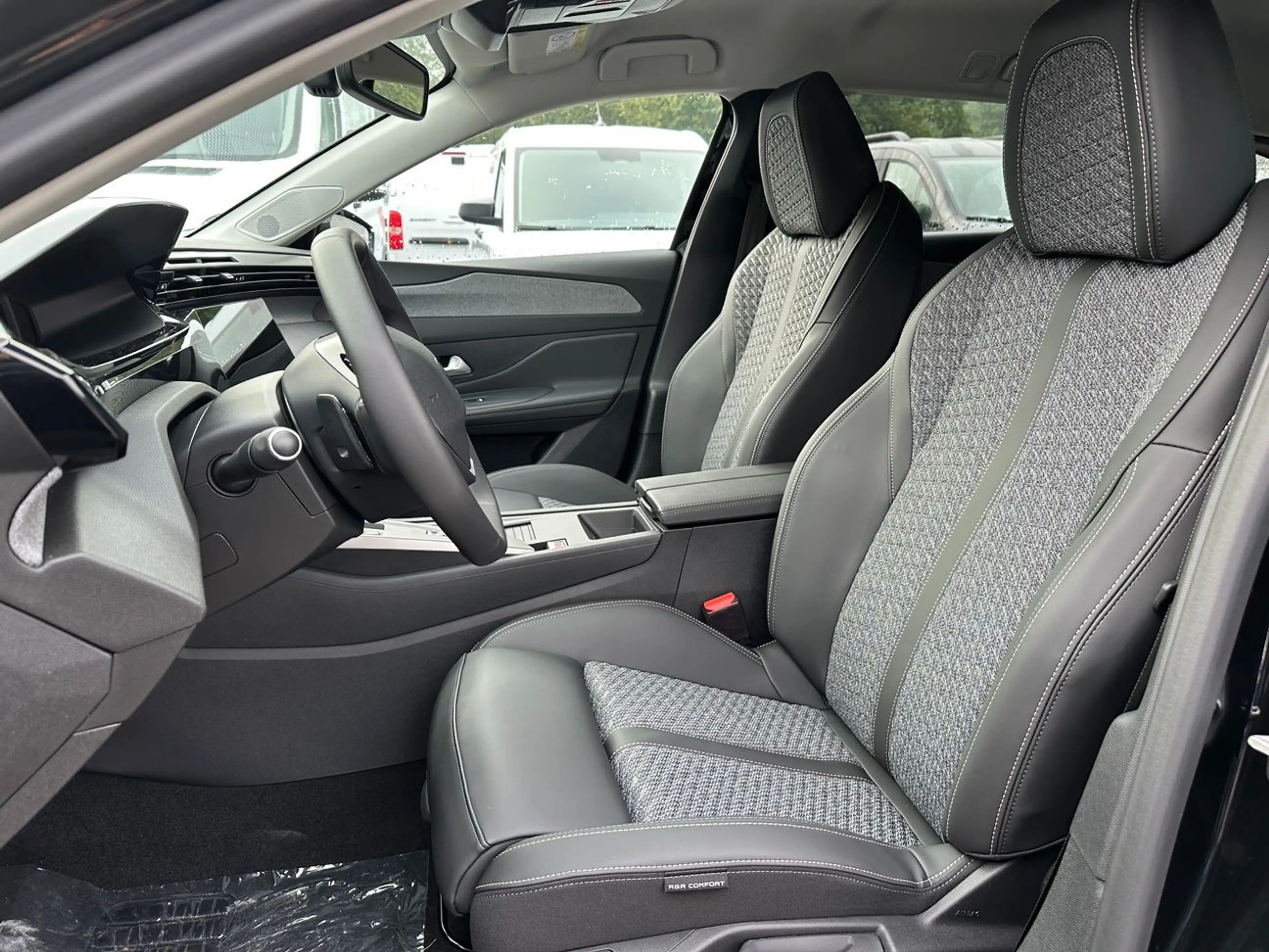 Peugeot 308 SW Allure 1.5 Diesel 131 PS Kam*LED*SHZ*LM-17 — photo 14