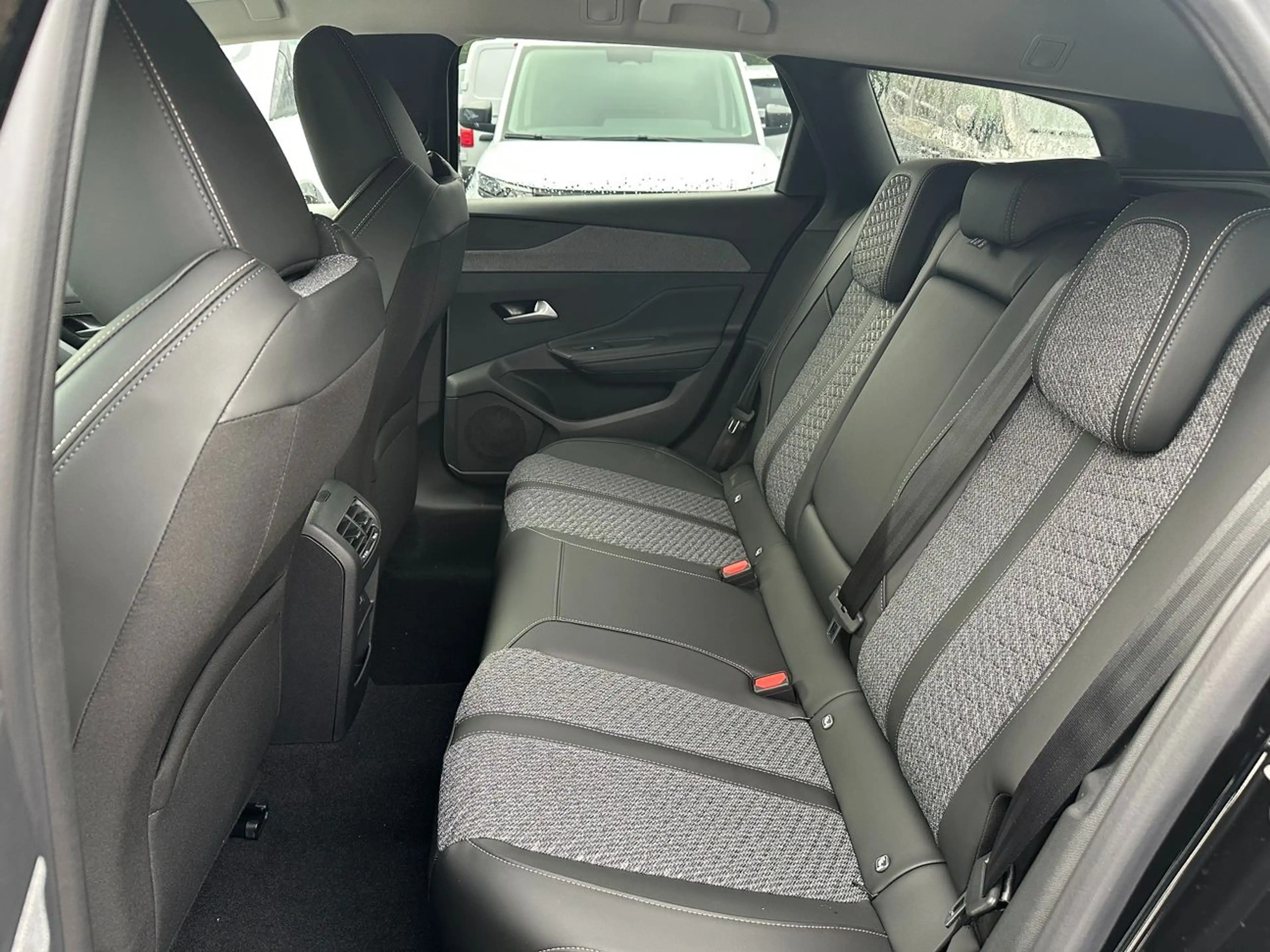 Peugeot 308 SW Allure 1.5 Diesel 131 PS Kam*LED*SHZ*LM-17 — photo 11