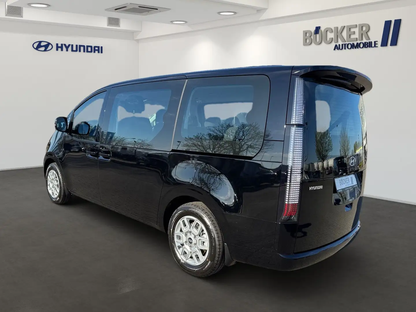 Hyundai STARIA MY25 HEV 9-Sitz Trend 1.6 T-GDi Easy-Access Noir - 2