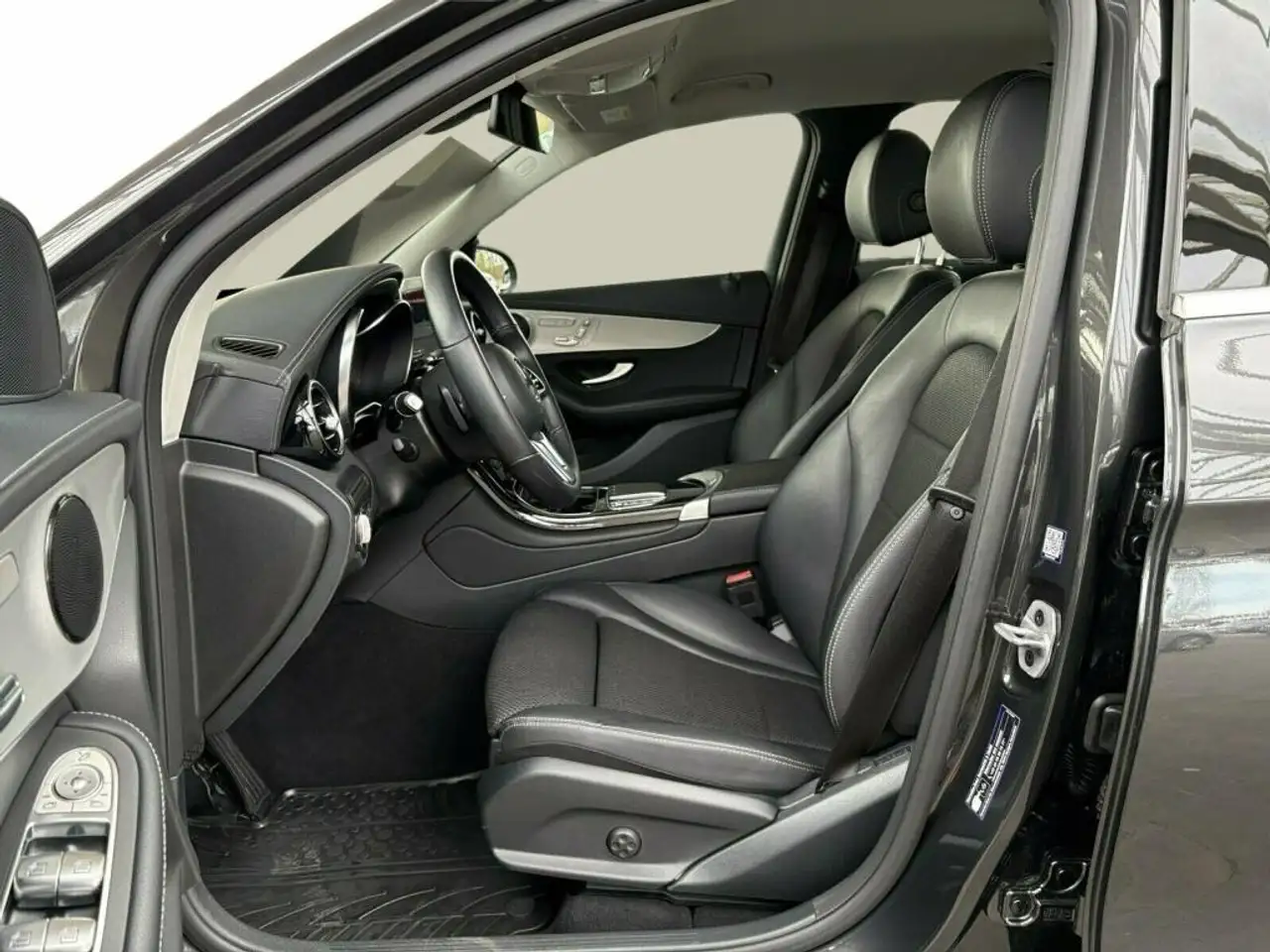 Mercedes-Benz GLC 220 d 4MATIC LED/KAMERA/NAVI 12