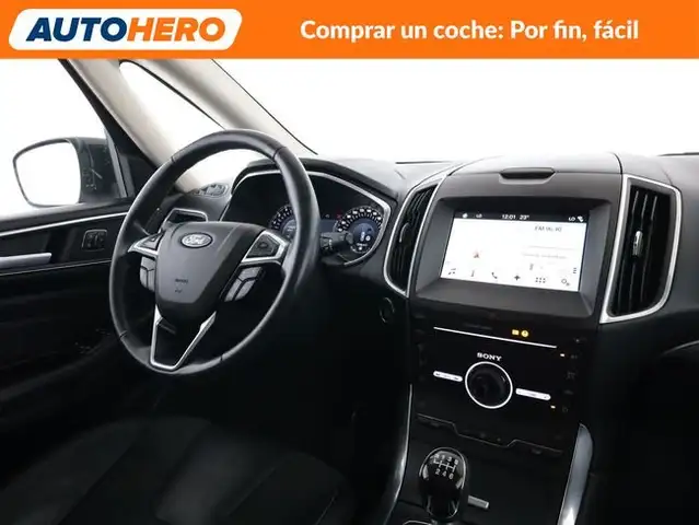 Ford Galaxy view 14