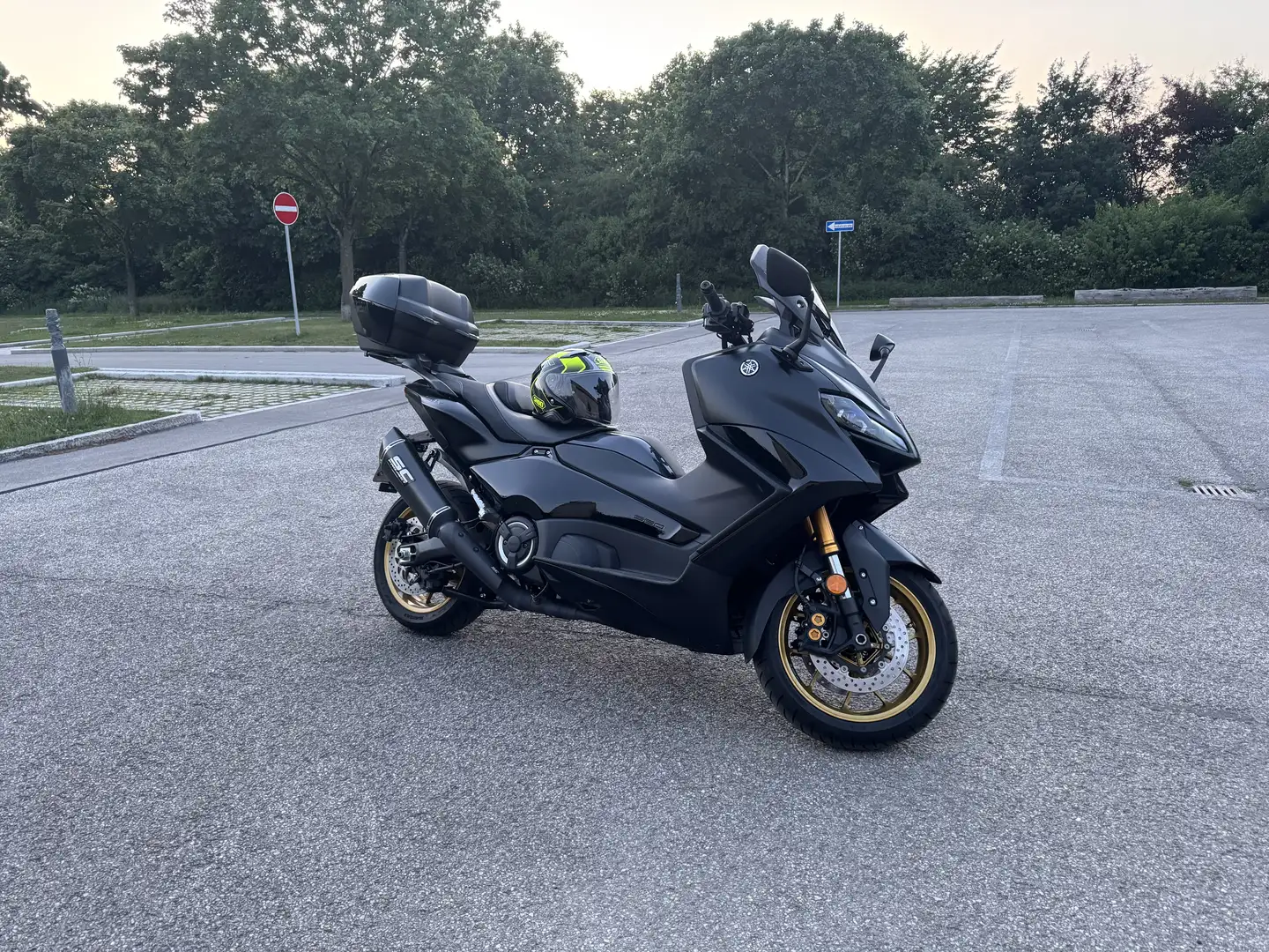 Yamaha TMAX 560 Tech Max - 1