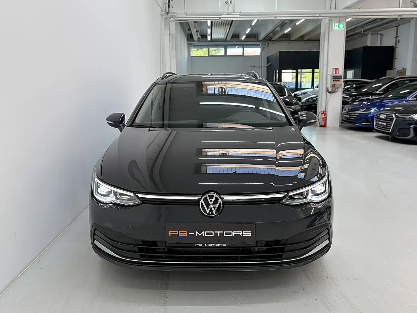 Volkswagen Golf Variant 2,0 TDI Style DSG Digi Tacho LED RFK ACC AHK Grau - 2