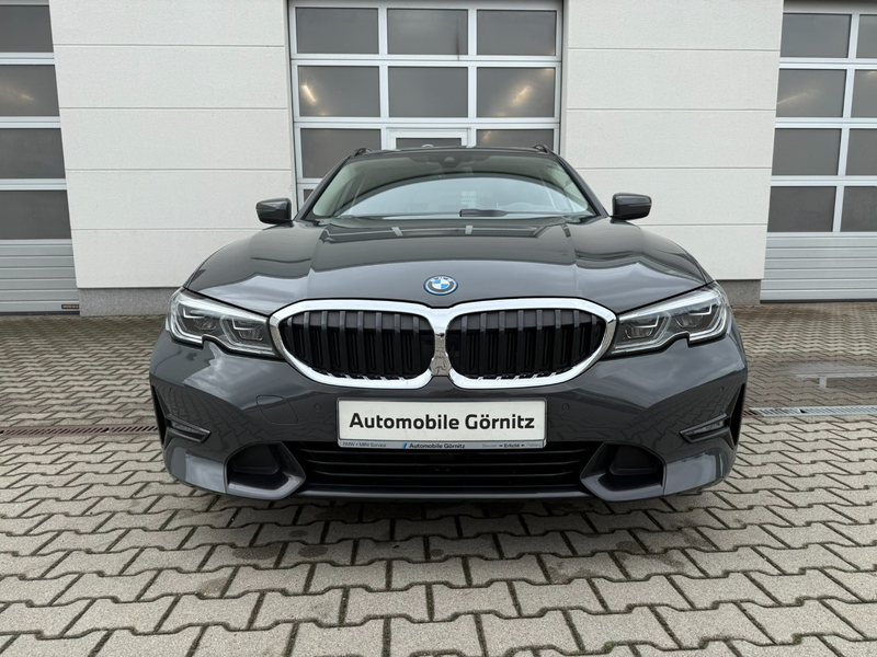 BMW 330 e xDrive Touring LASER/HEAD/DAB/SPORTSITZ/PANO/AHK — photo 2