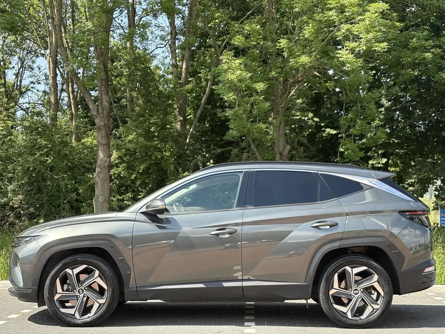 Hyundai TUCSON 1.6 T-GDI HEV 230 PK Comfort | 1650 kg trekvermoge Gris - 2