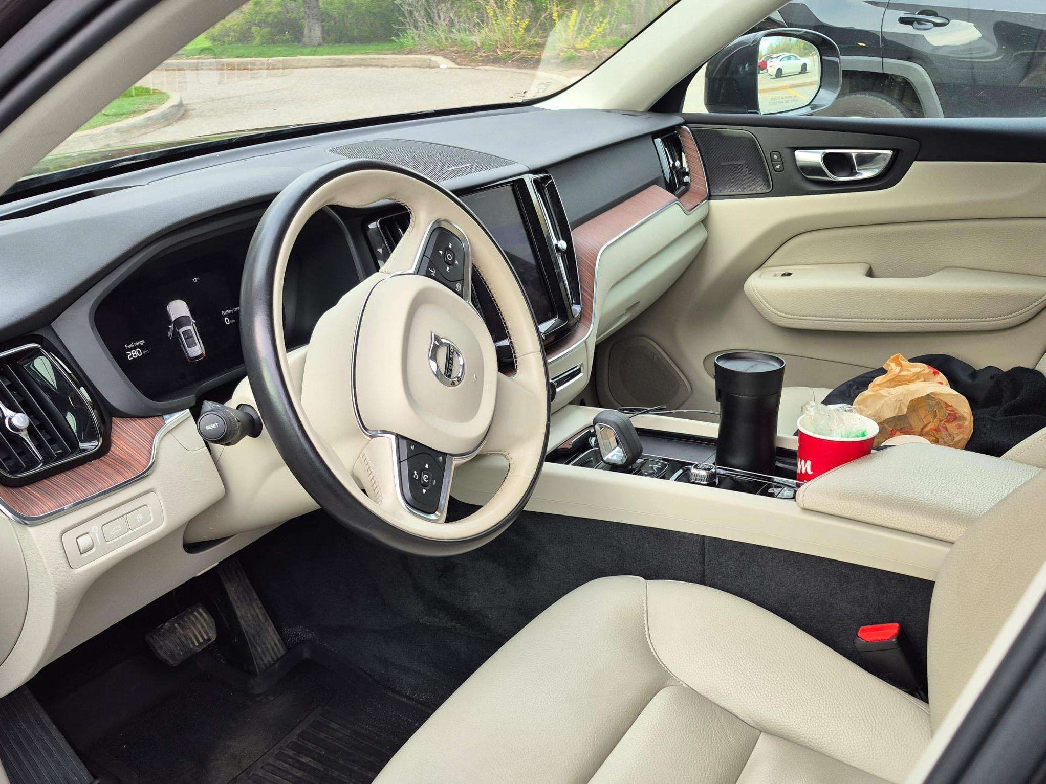 2022 Volvo XC60 Inscription Expression thumb 10