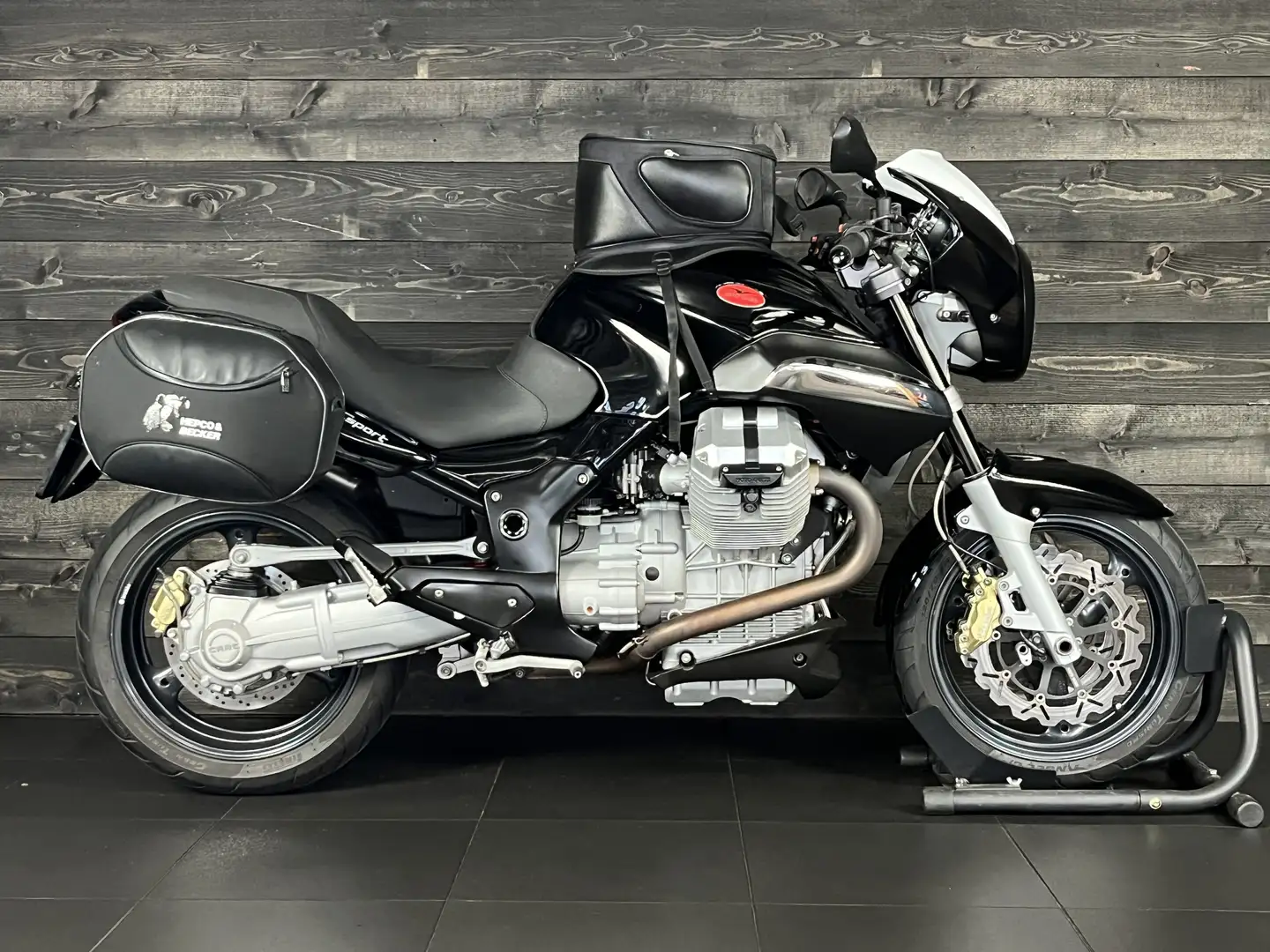 Moto Guzzi 1200 Sport Negru - 1