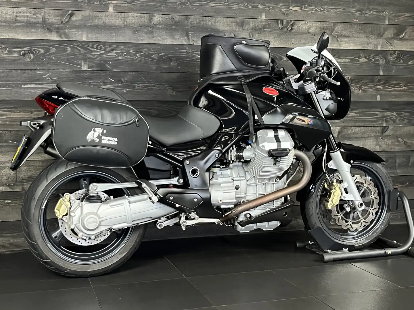 Moto Guzzi 1200 Sport Negru - 2
