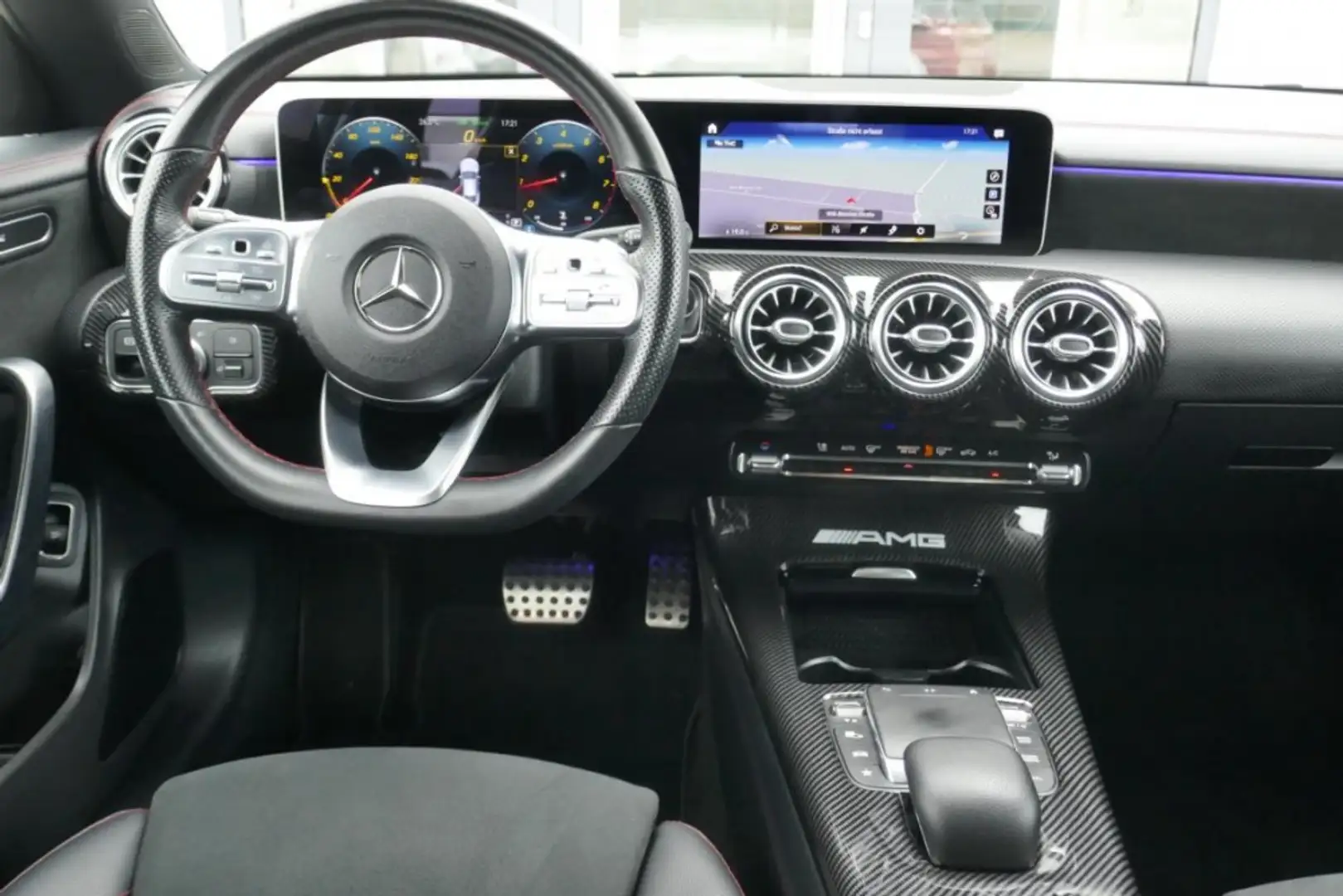 Mercedes-Benz CLA 200 DCT AMGLine Premium/Night/Park Pano LED Grau - 2
