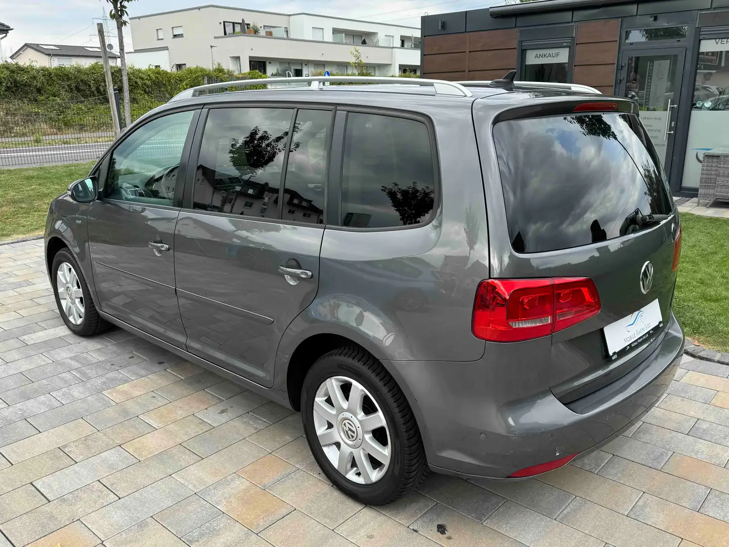 Volkswagen Touran Life 1.2 TSI *Navi*PDC*SHZ*Tempomat*NUR-GEWERBE* Grau - 2