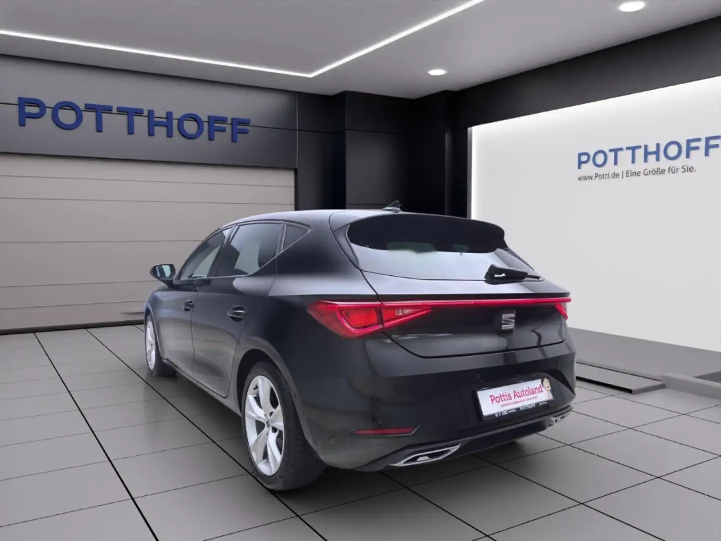 SEAT Leon 2.0 TDI DSG FR NAVI KLIMA PDC LED Schwarz - 2
