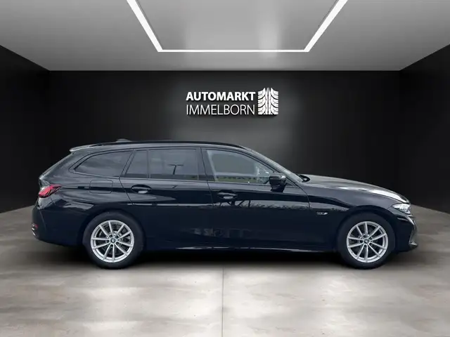 BMW 3 Series view 7