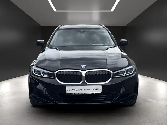 BMW 3 Series view 8
