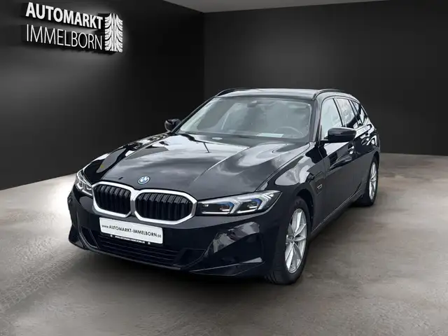BMW 3 Series view 3