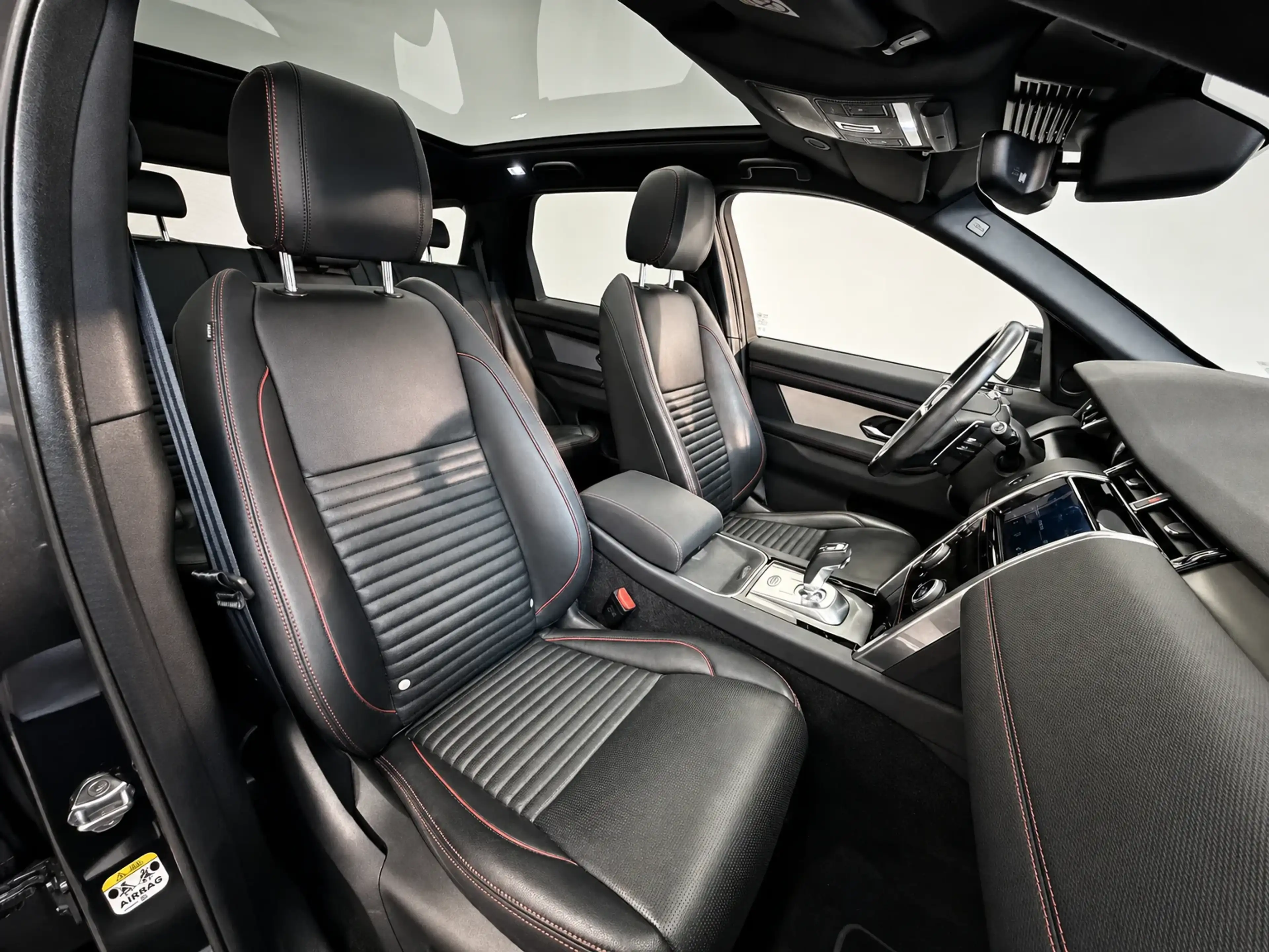 Land Rover Discovery Sport 2.0 — photo 16