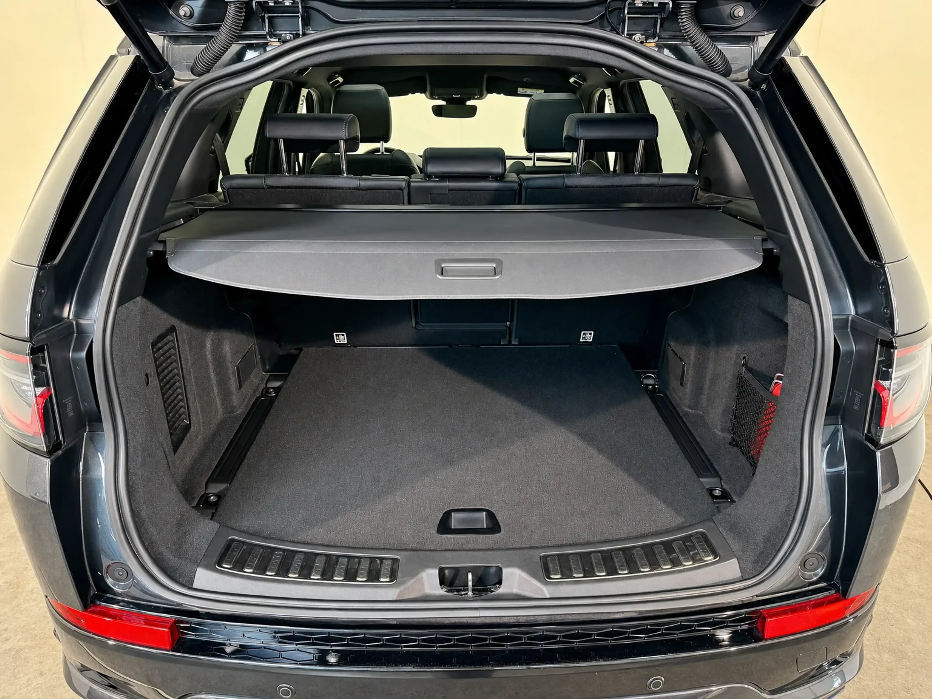 Land Rover Discovery Sport 2.0 — photo 7