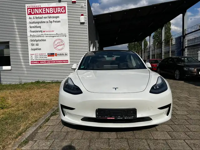 Tesla Model 3 Standard Range + ACC/360°/PANO/NAVI/LED