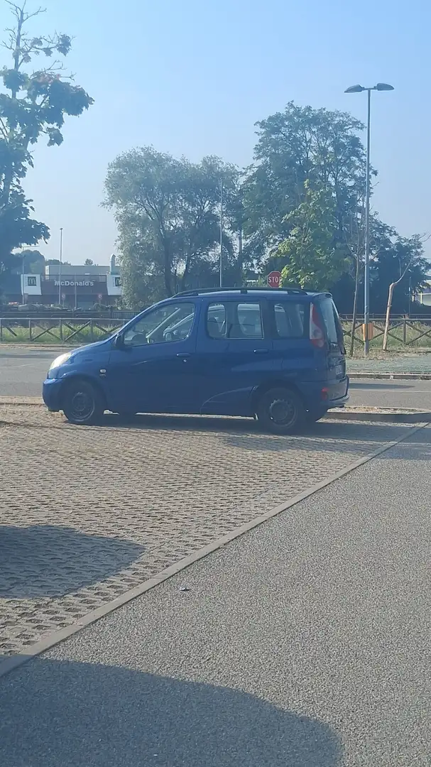 Toyota Yaris Verso 1.3 Luna - 1