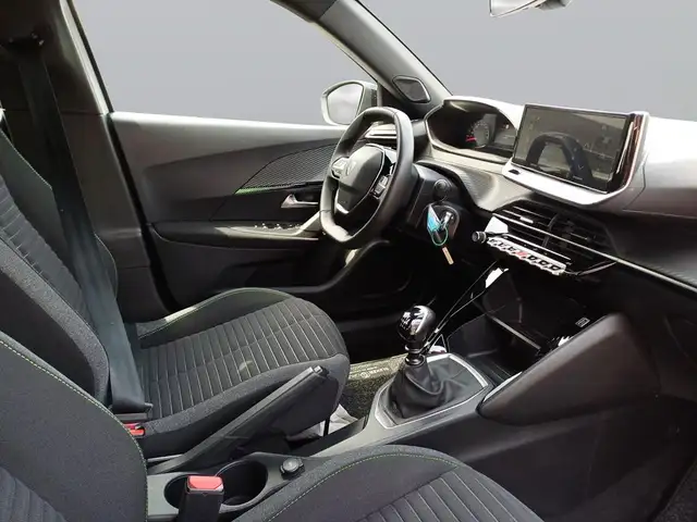 Peugeot 2008 view 11
